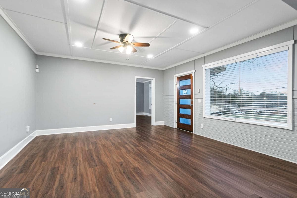 141 Fairview Dr — photo 2