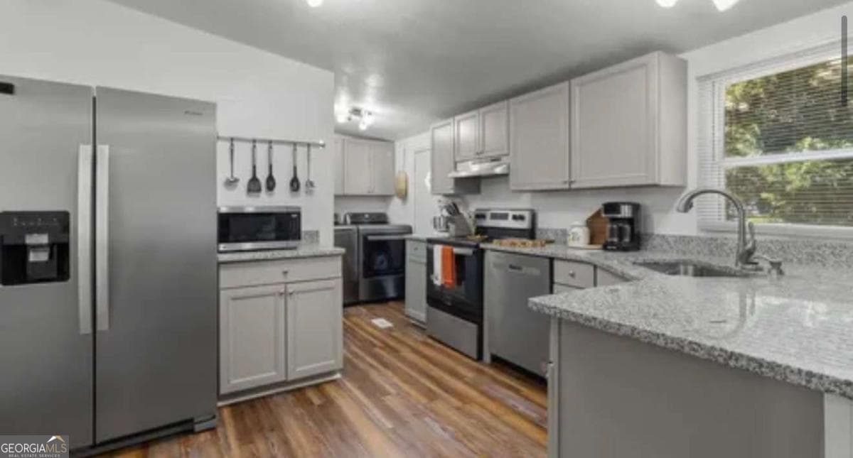 185 Cedar Ln — photo 2