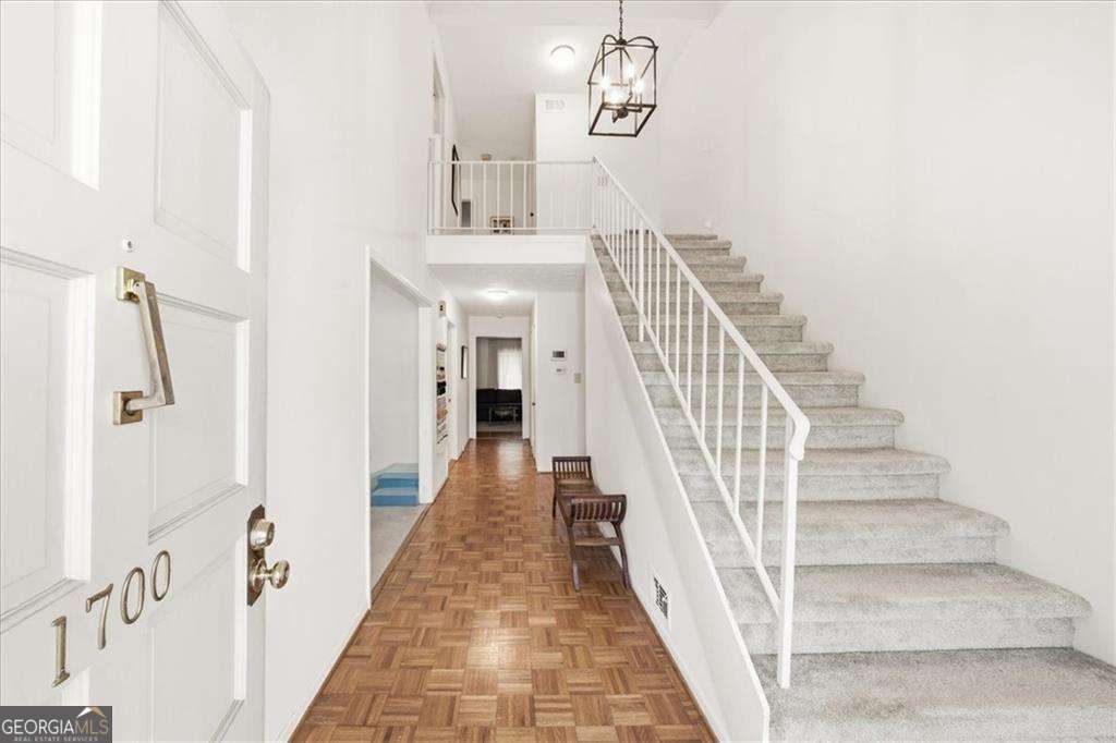 1700 Woodcliff Ne Way — photo 1