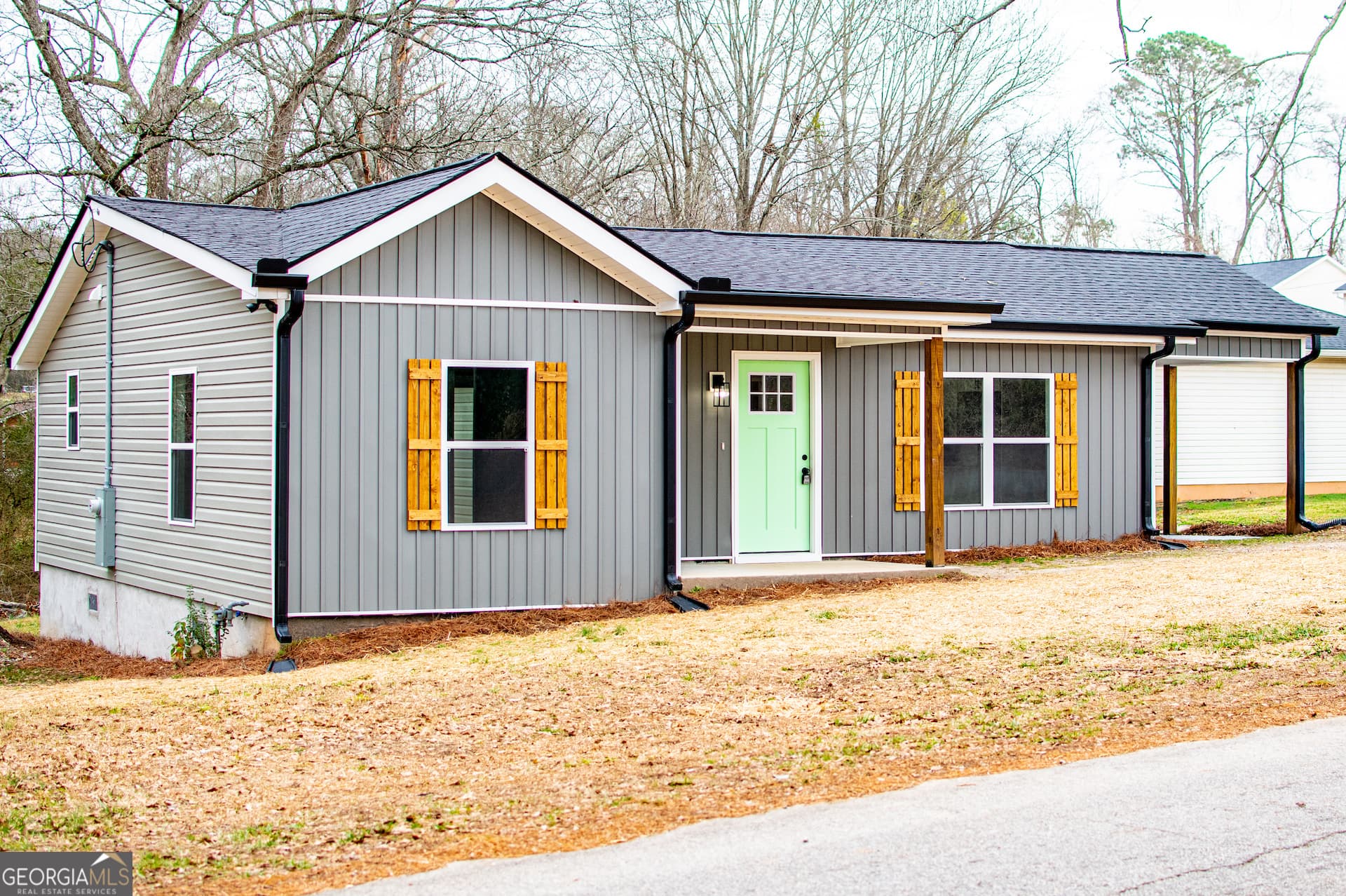 111 Ayers St — photo 1