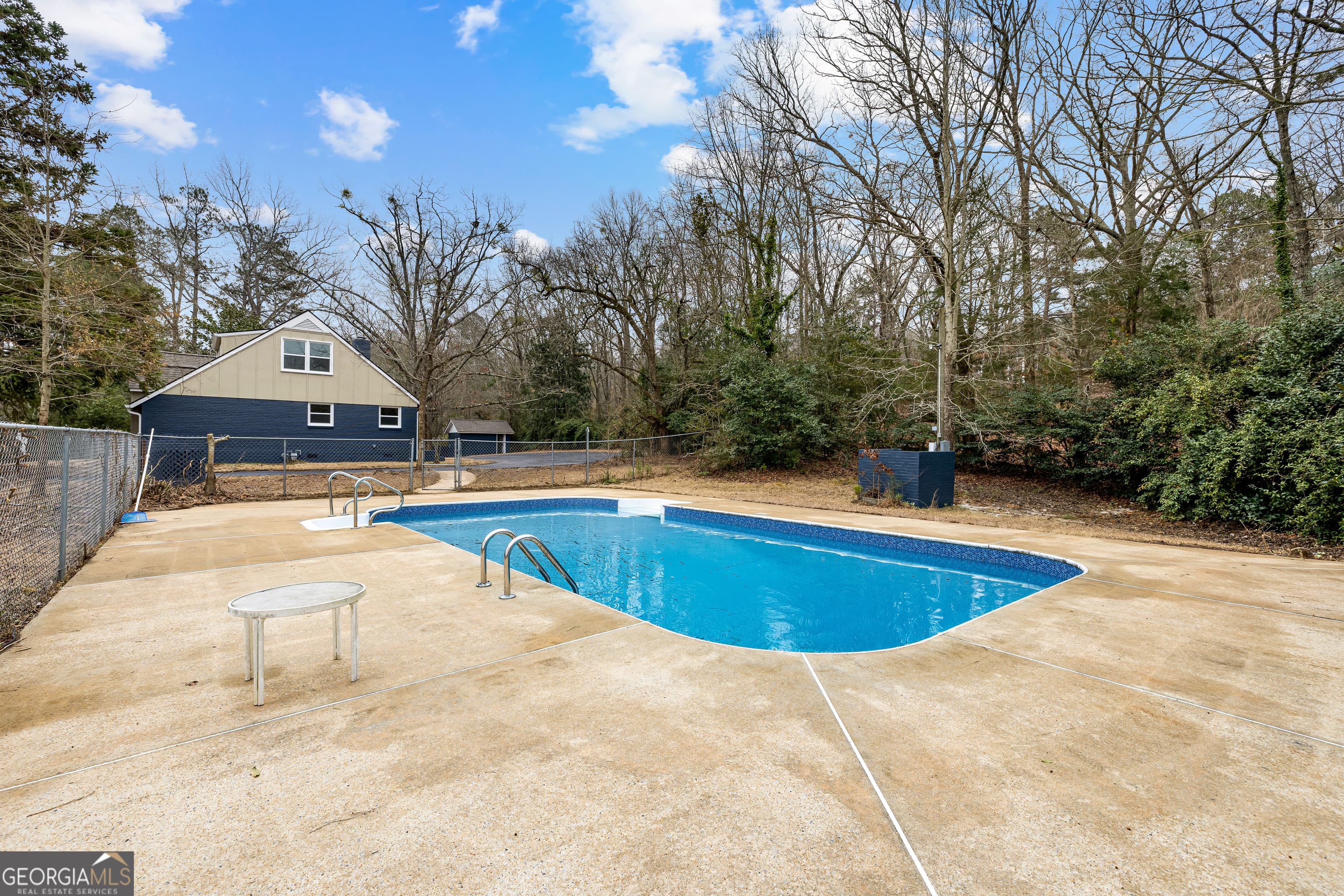 617 Mayes Way — photo 2