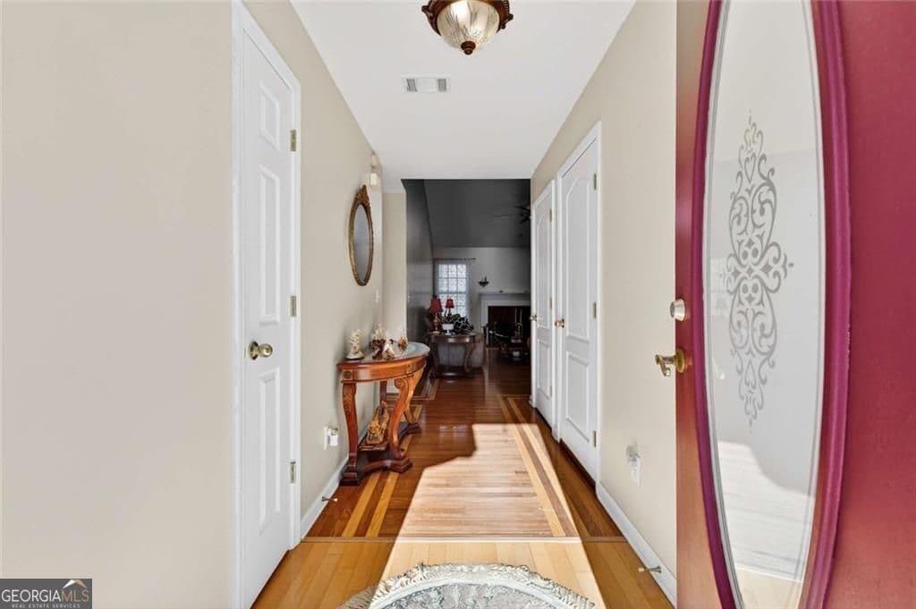 443 Beacon Dr — photo 2