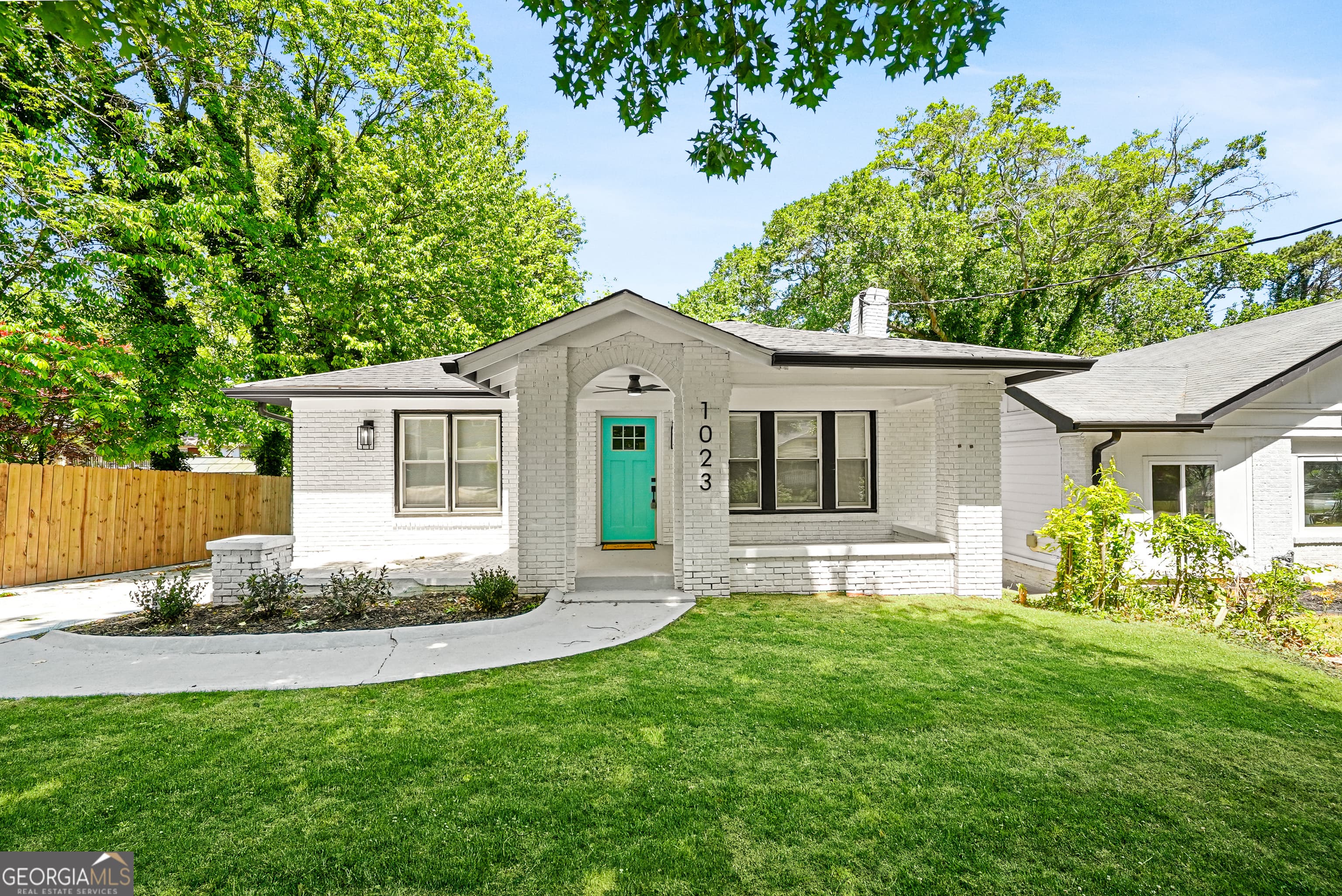 1023 Byron Sw Dr — photo 1