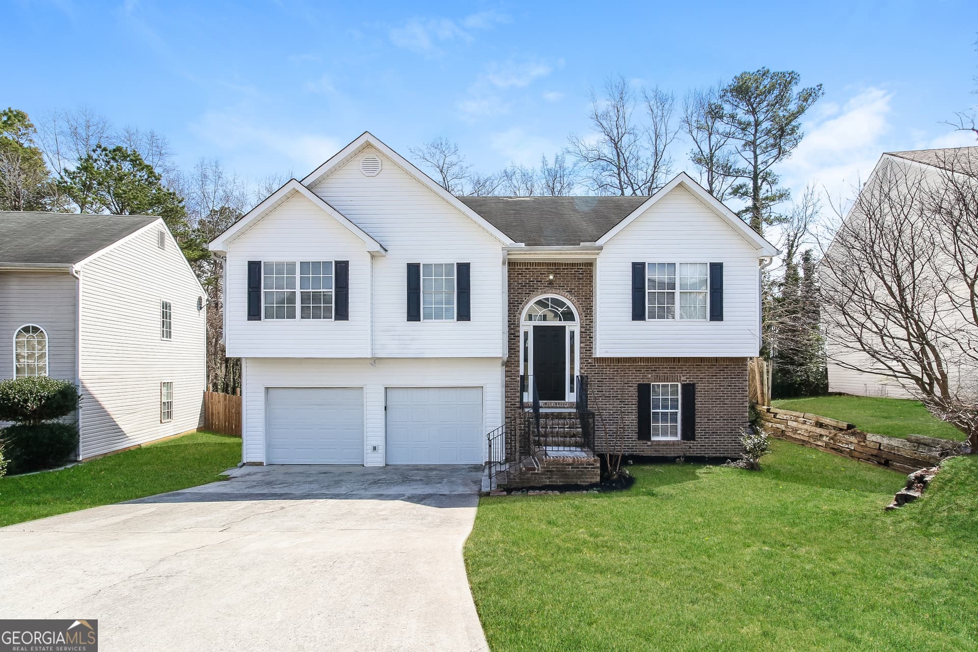 6055 Yellowood Ct — photo 1