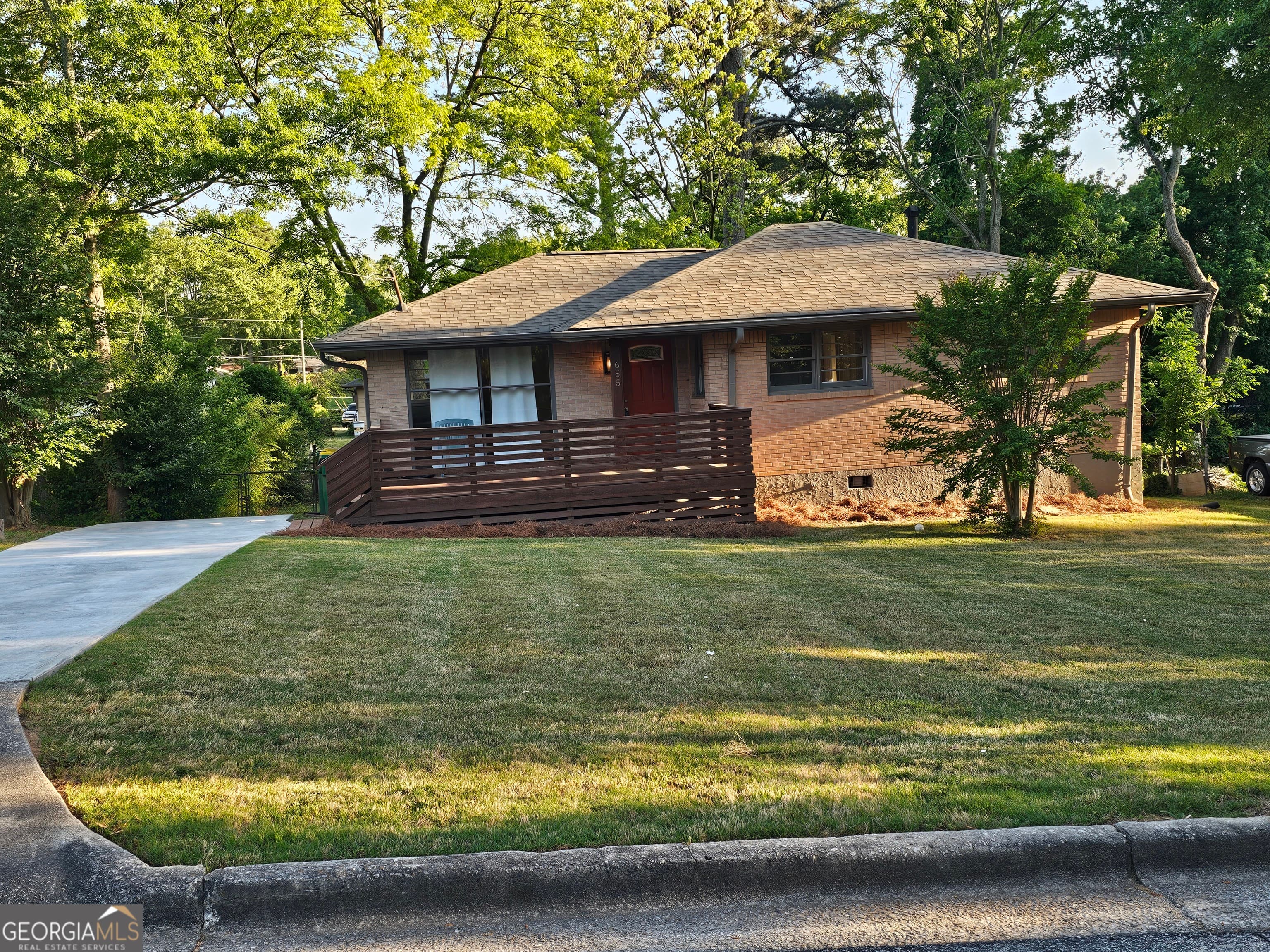 655 Shellnut Dr — photo 2