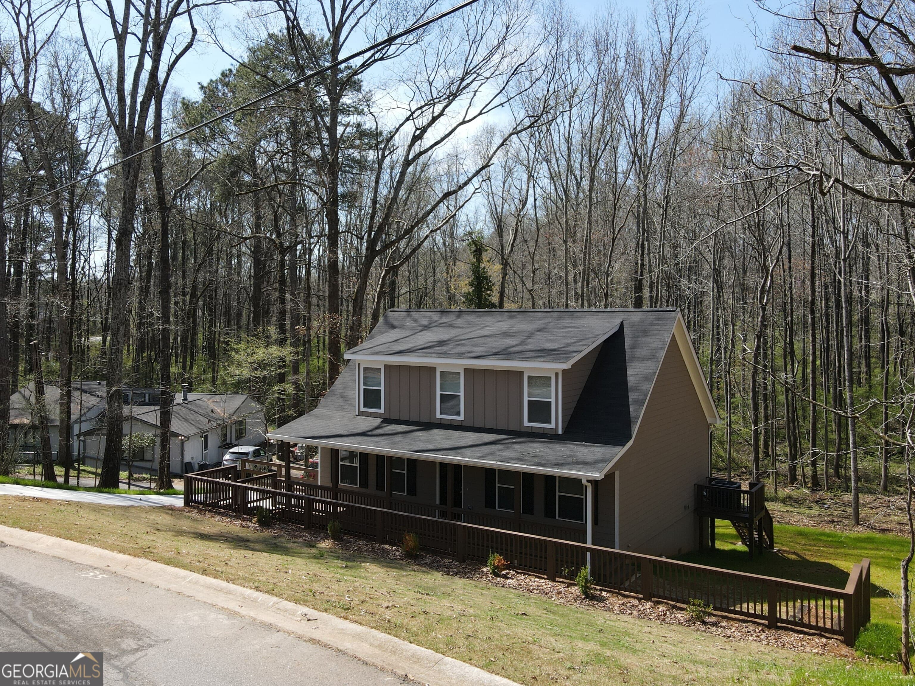 135 Mcduffie Dr — photo 1