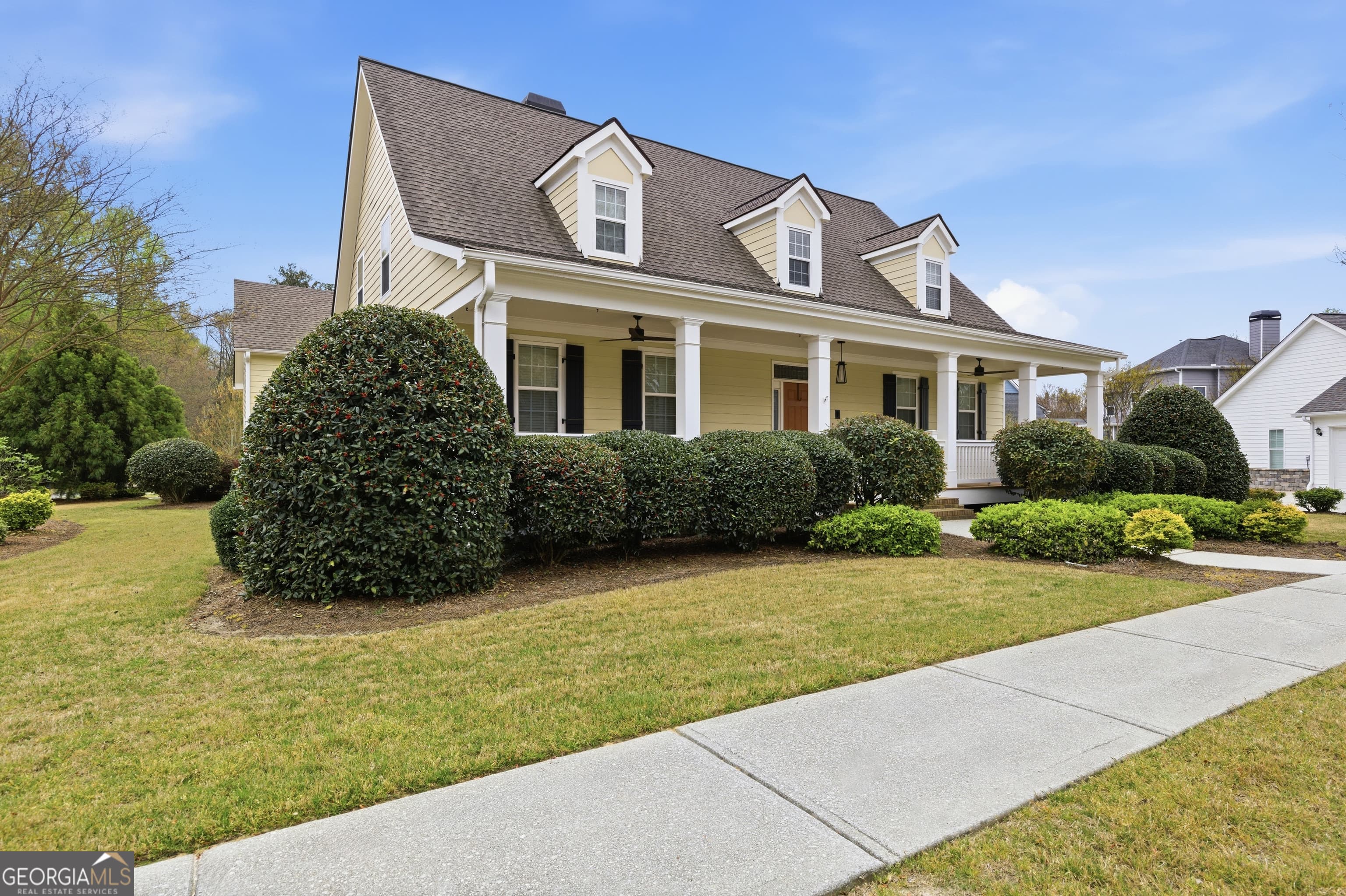 568 Trip St — photo 2