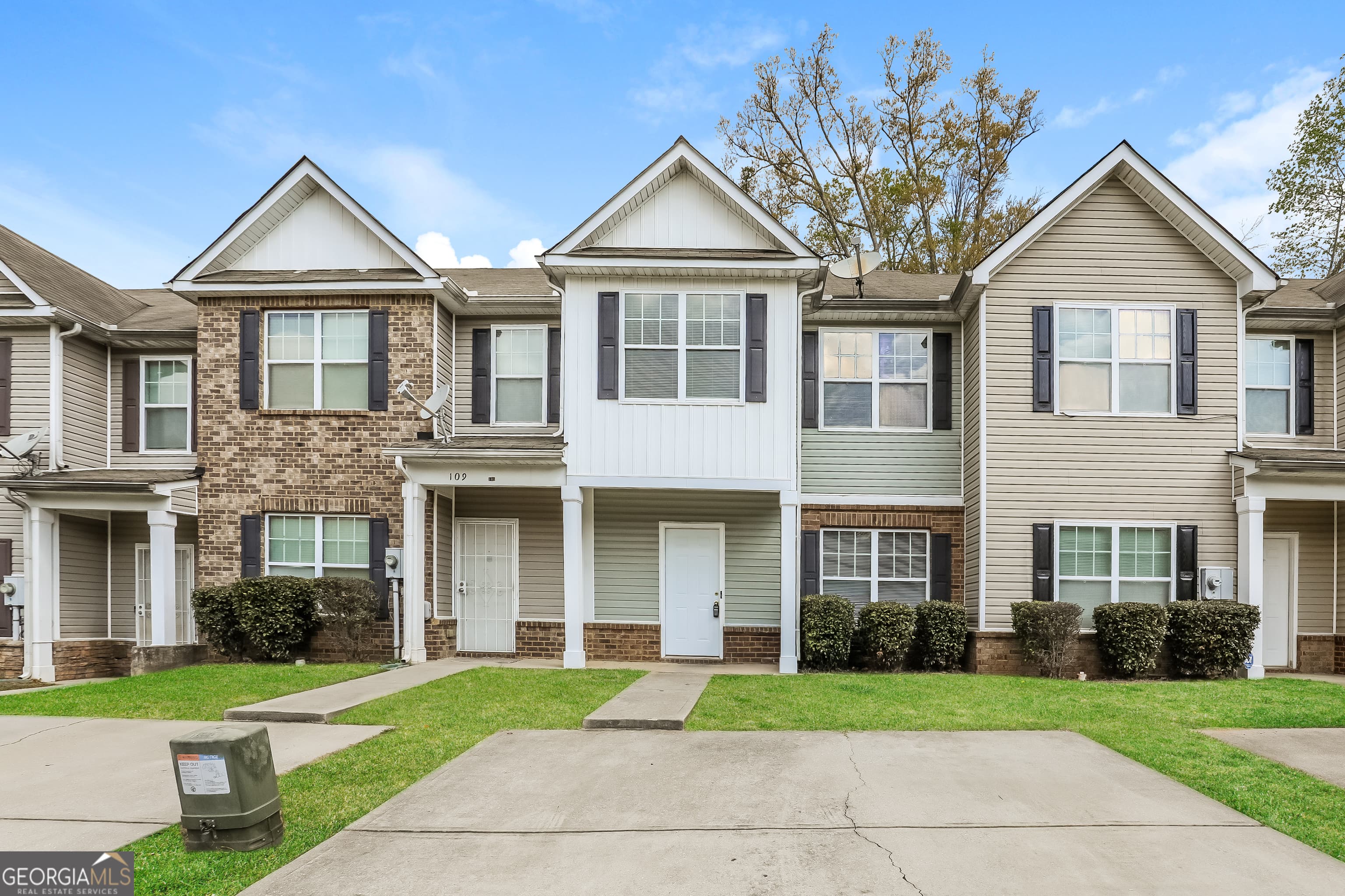 107 Bagby Ct — photo 1