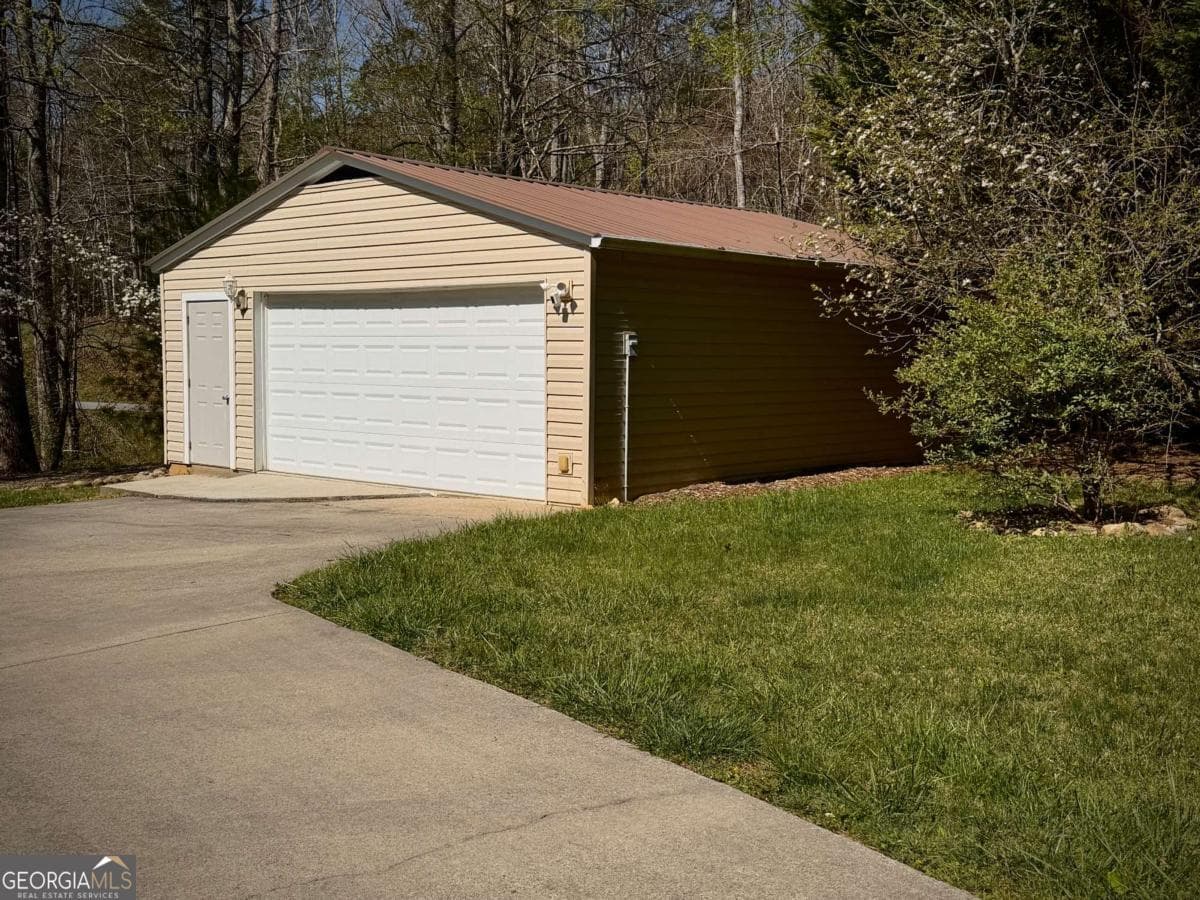 33 Pigeon Creek Dr — photo 95