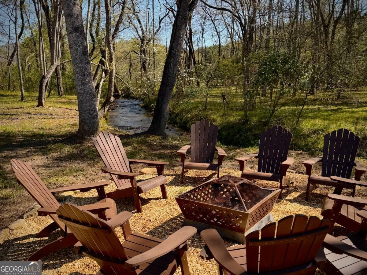 33 Pigeon Creek Dr — photo 2