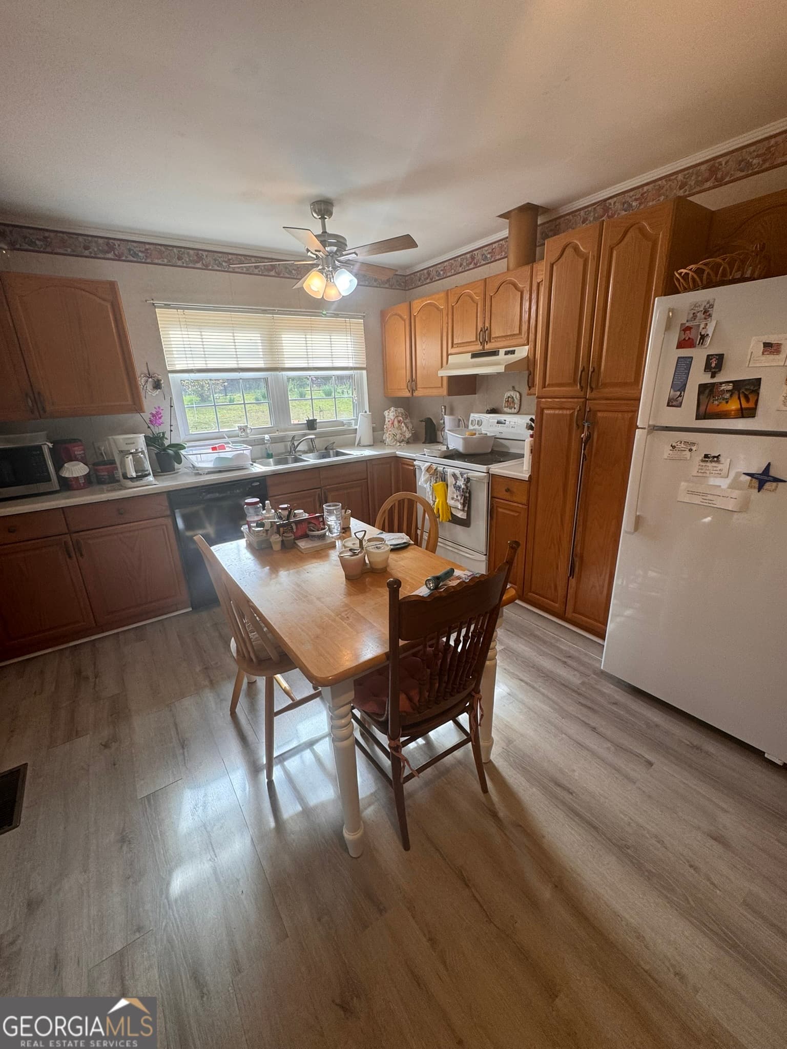 106 Johnston Dr — photo 2