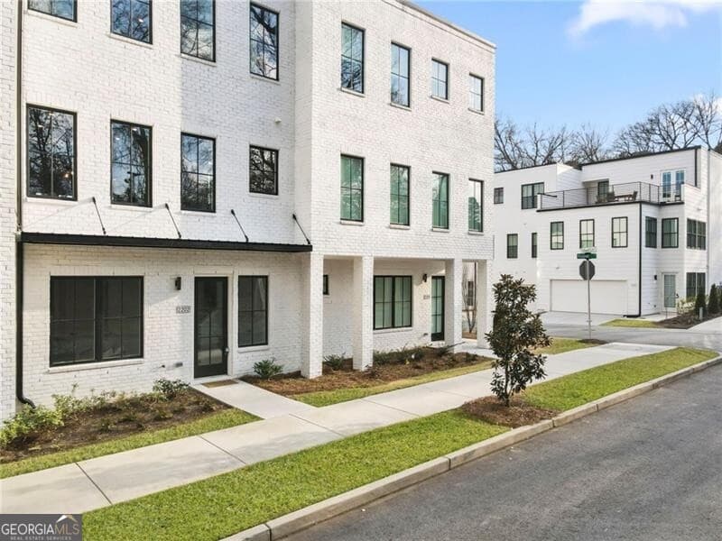 2202 Carlton Ct — photo 33