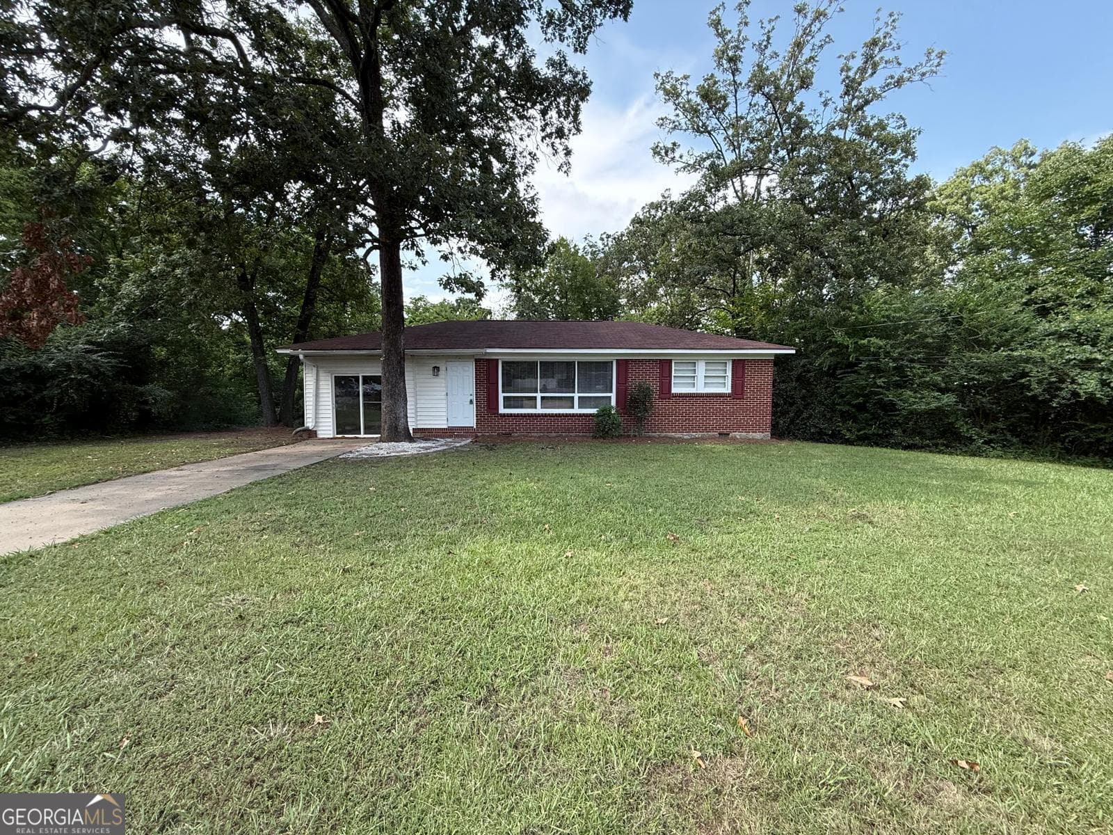 2602 Lakeridge Circle — photo 1