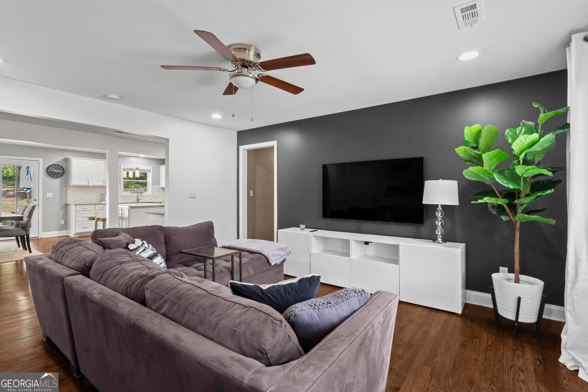 2618 Birch Se St — photo 2