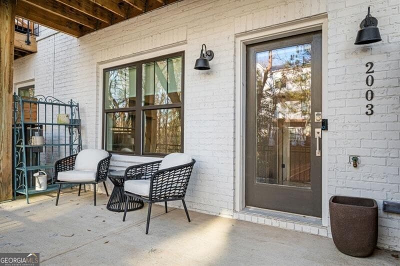 2003 Mahogony Nw Ln — photo 2