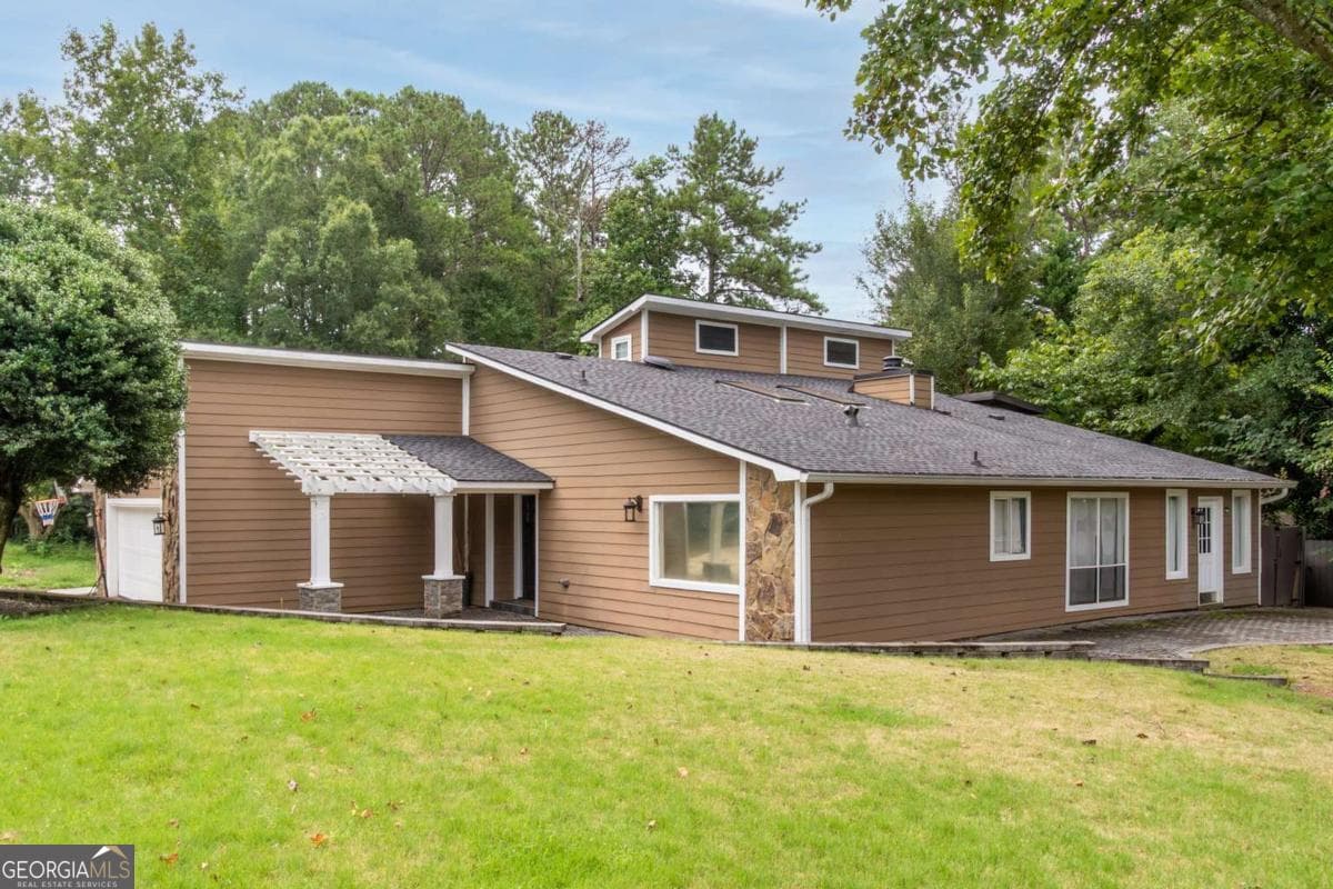 1050 Terramont Dr — photo 1