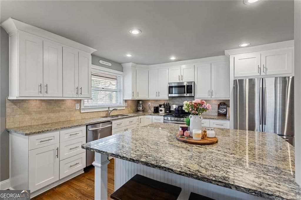 852 Frances Se Dr — photo 2