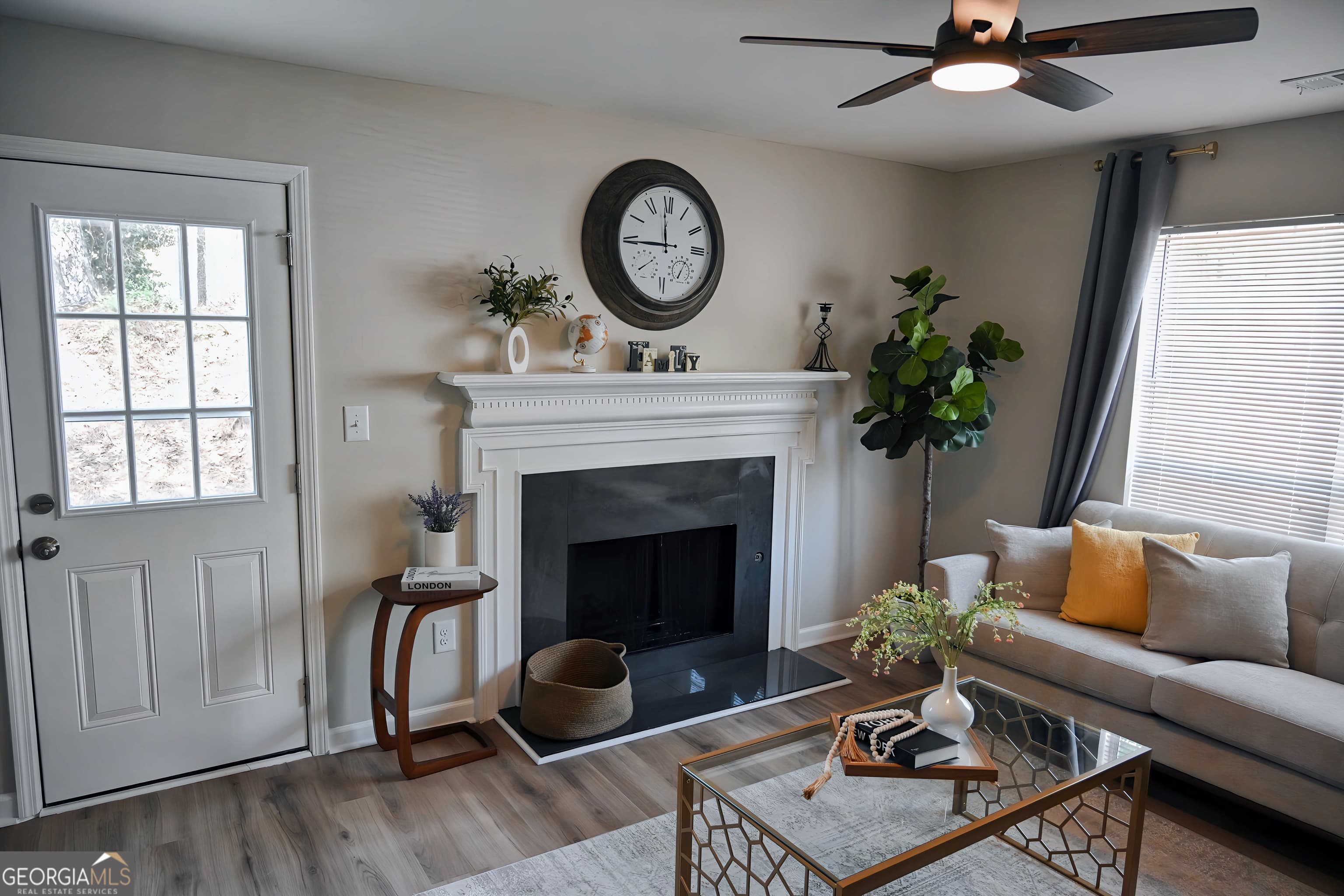 1098 Mansfield Ct — photo 2