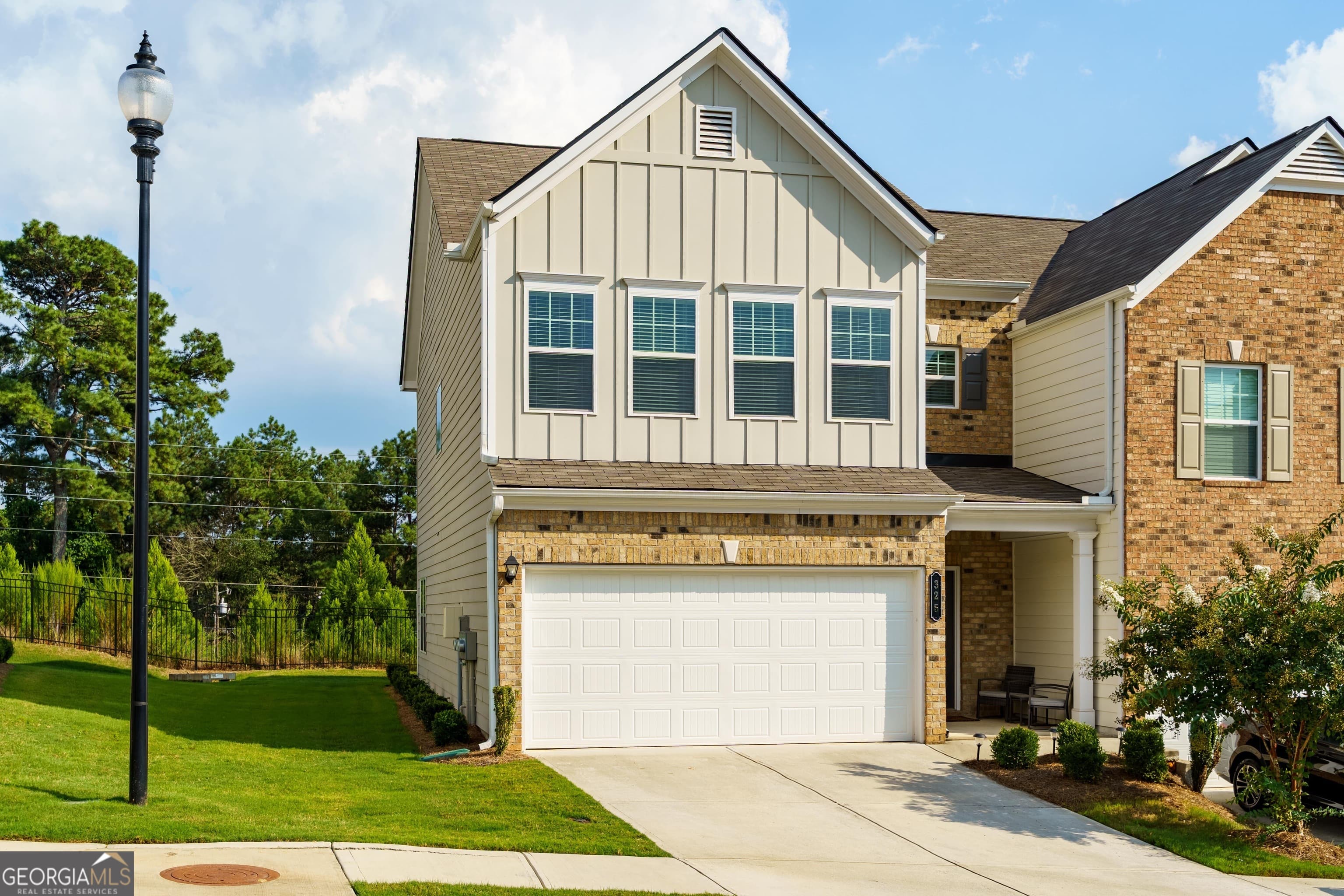 325 Braswell Ct — photo 1