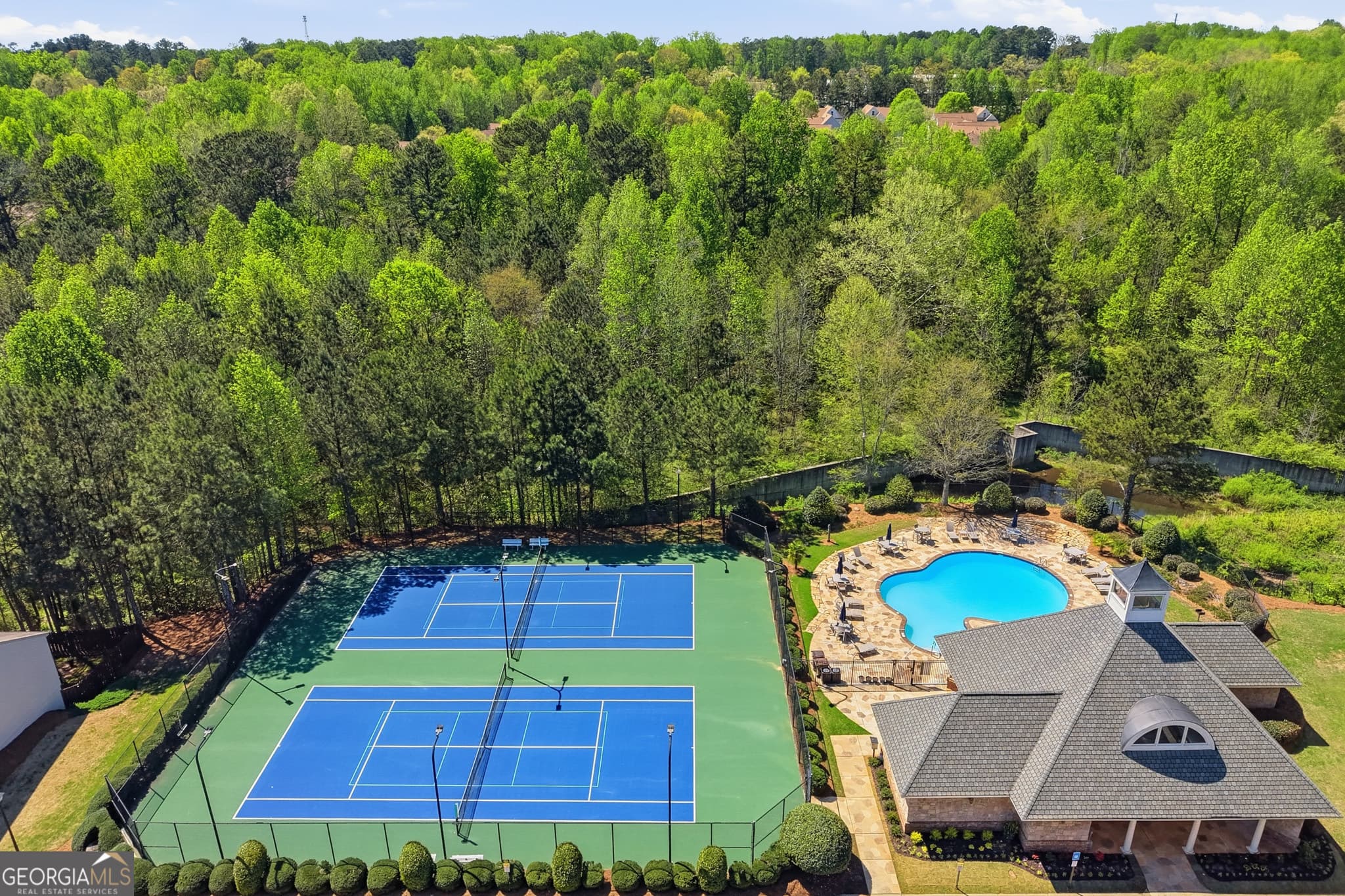 725 Duberry St — photo 33