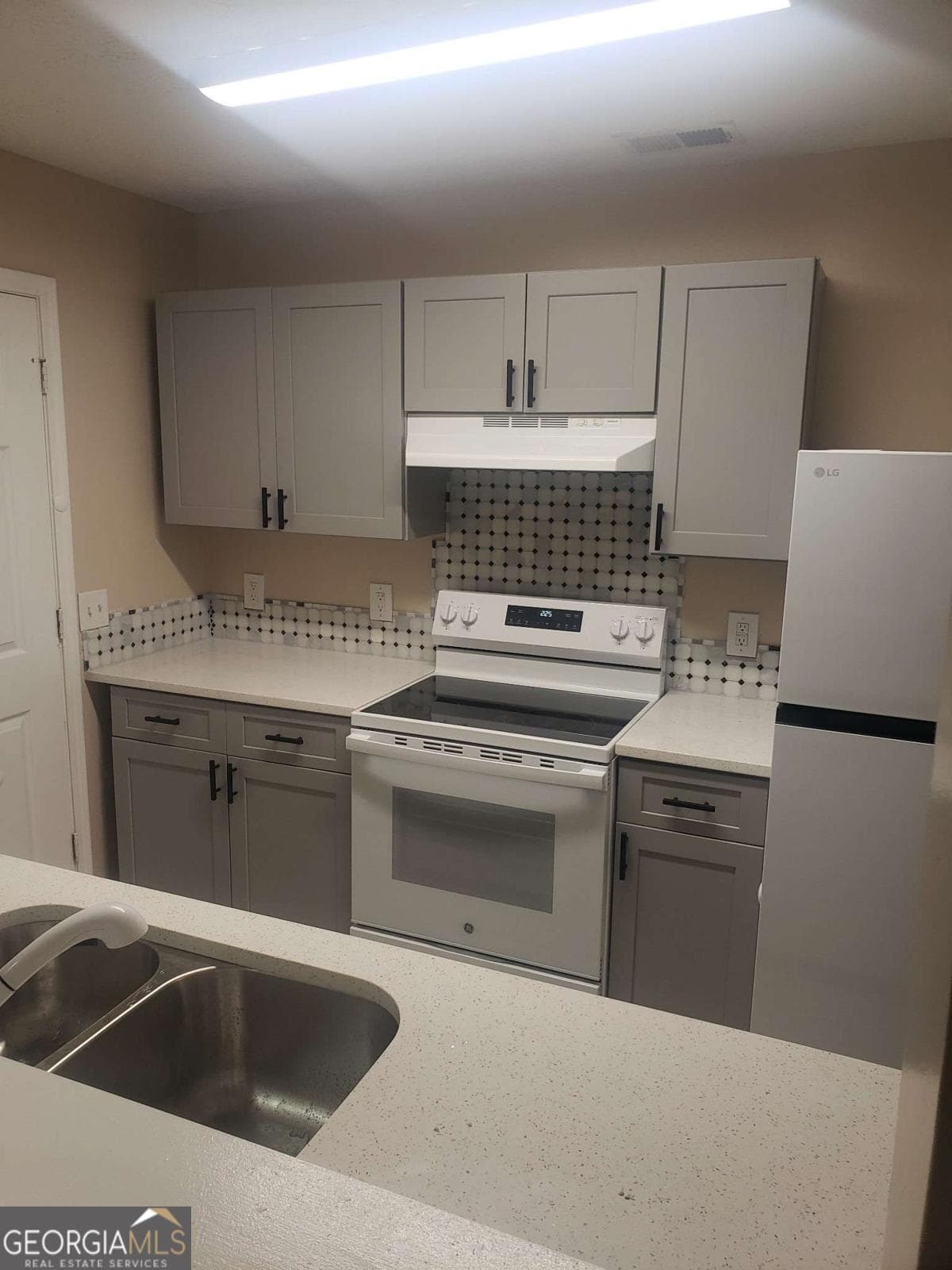 7101 Fairington Ridge Circle — photo 2