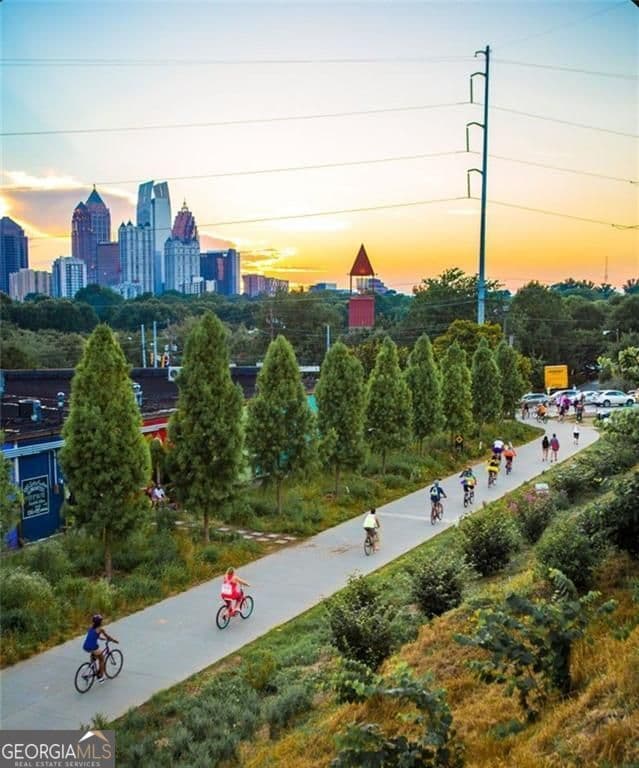 638 Moreland Ne Ave — photo 1