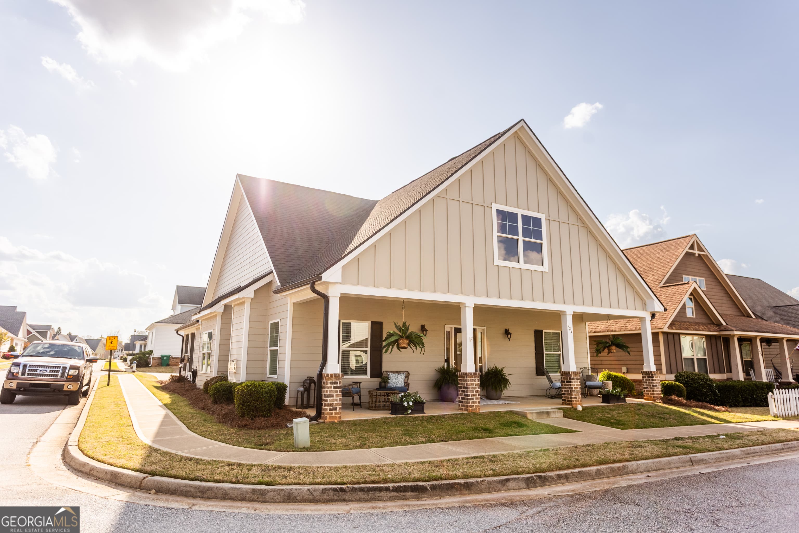 124 Tan Yard Rd — photo 2