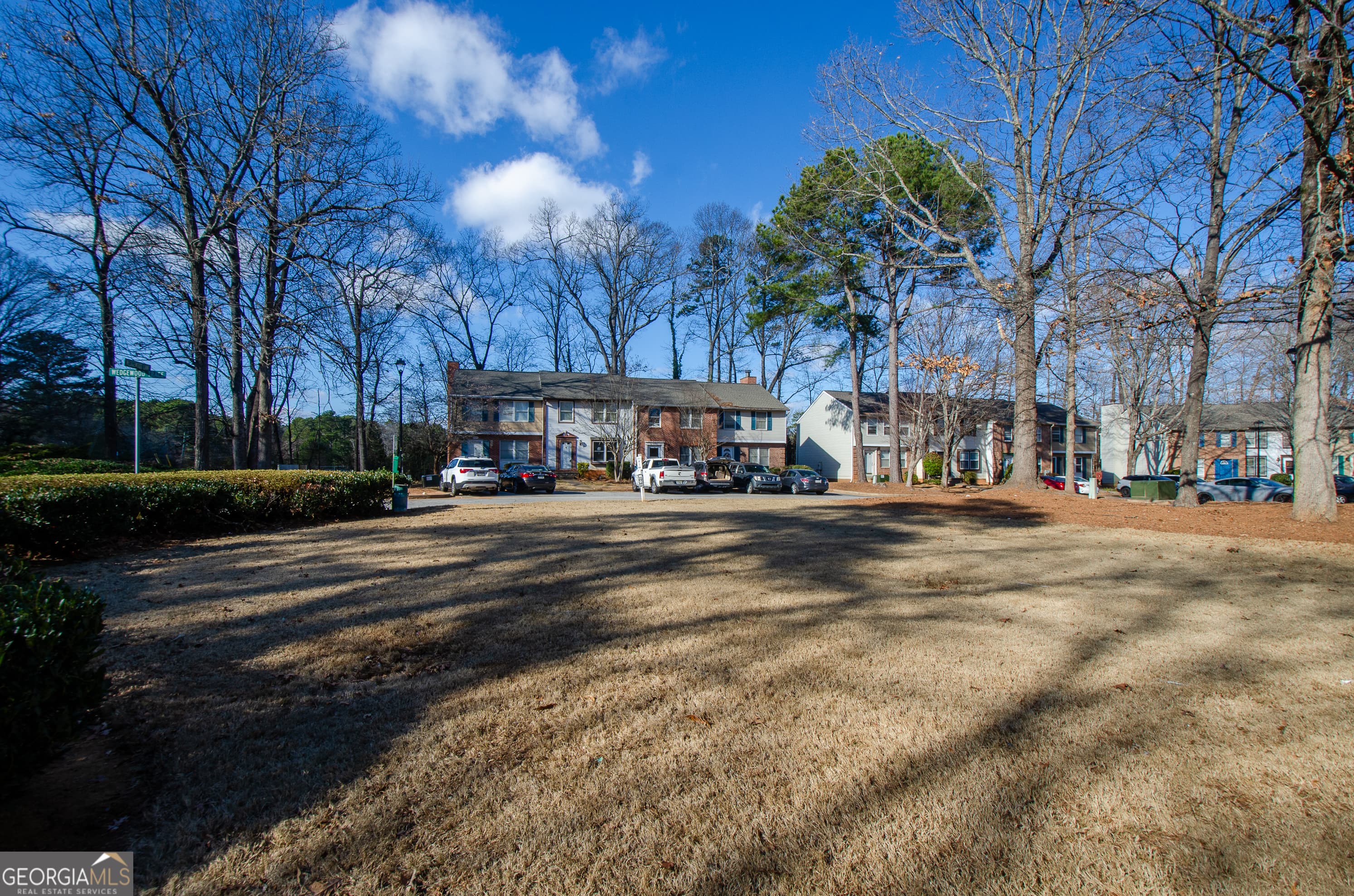 1066 Wedgewood Ln — photo 2