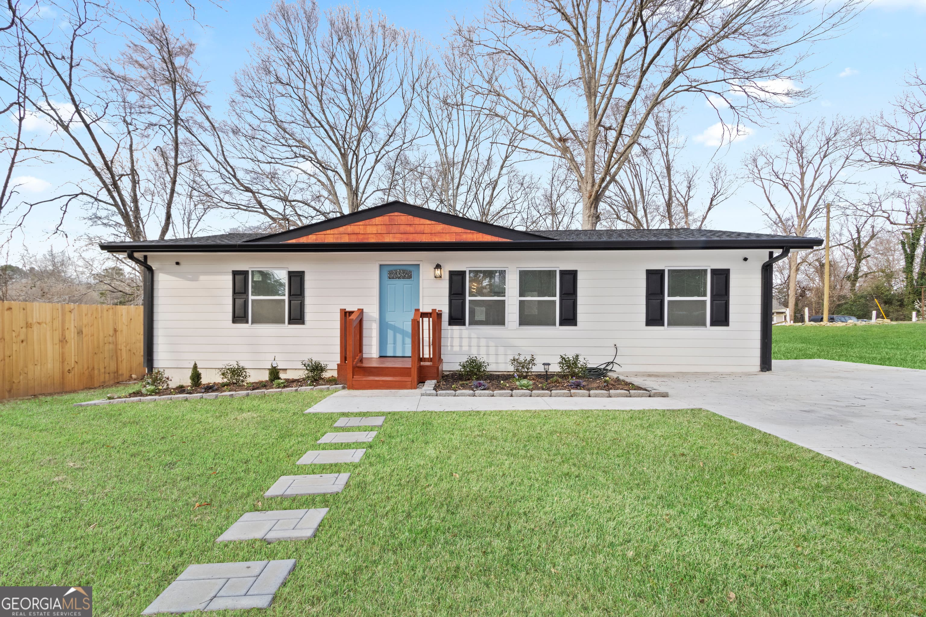 586 High Dr — photo 2