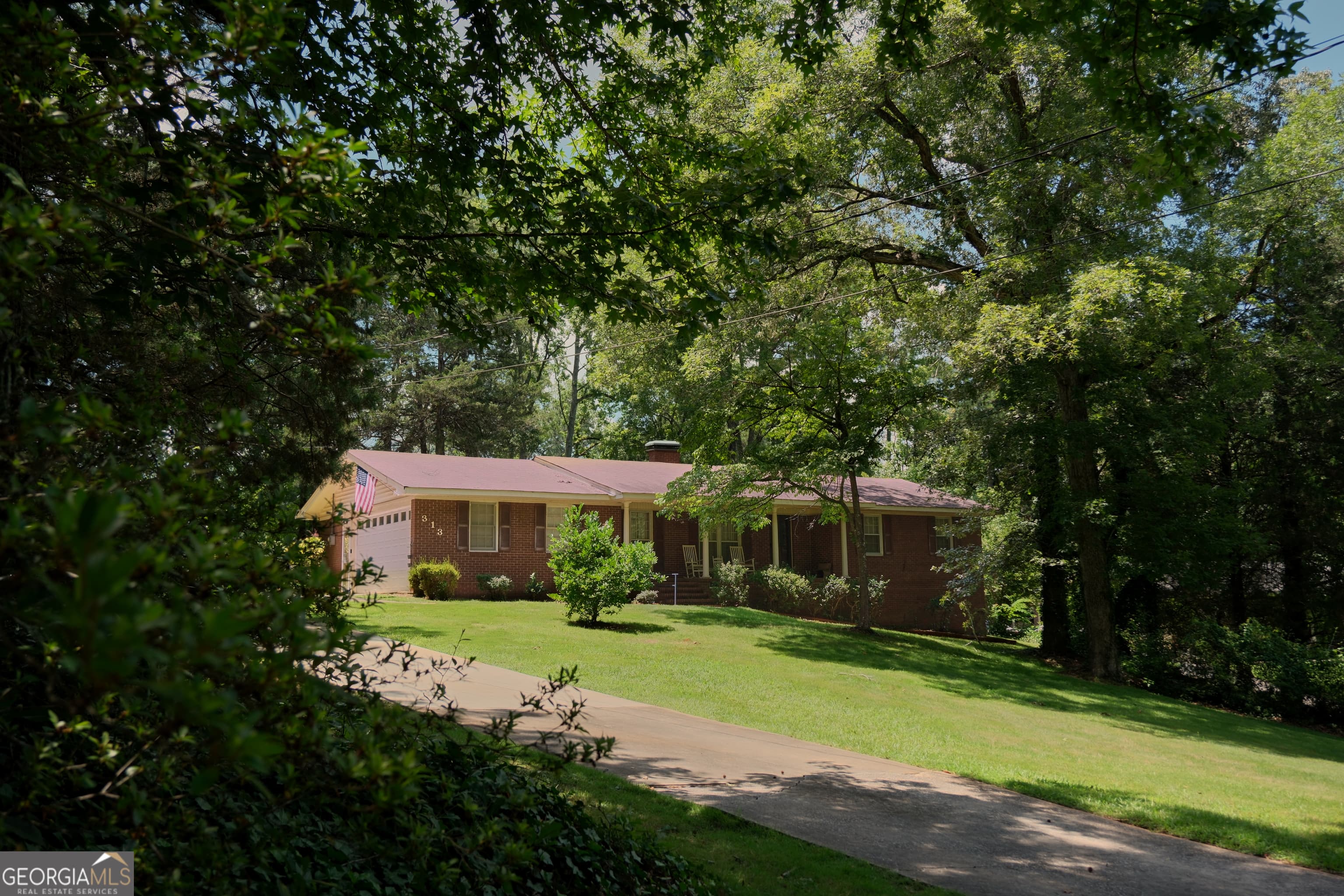 313 Johnston Dr — photo 1