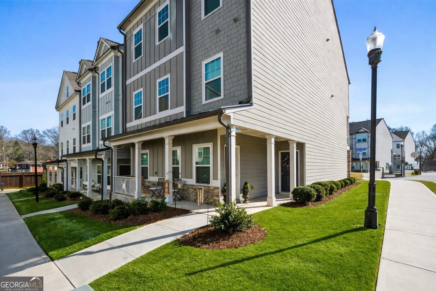 2114 Prichard Park Dr — photo 1