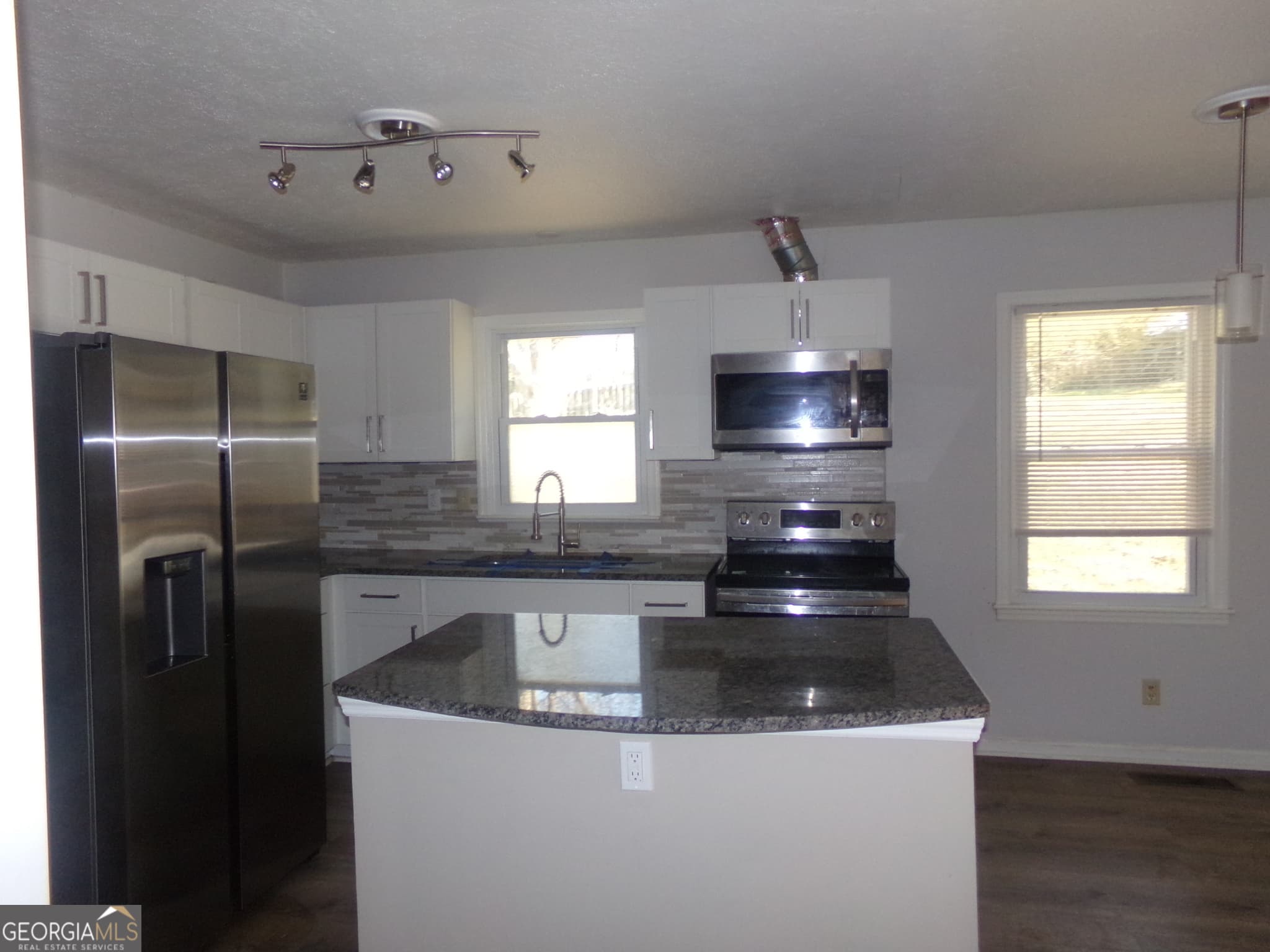 1700 Pine Circle — photo 2