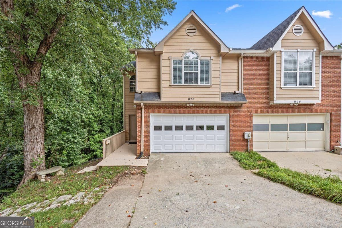 873 Edgewater Circle — photo 2