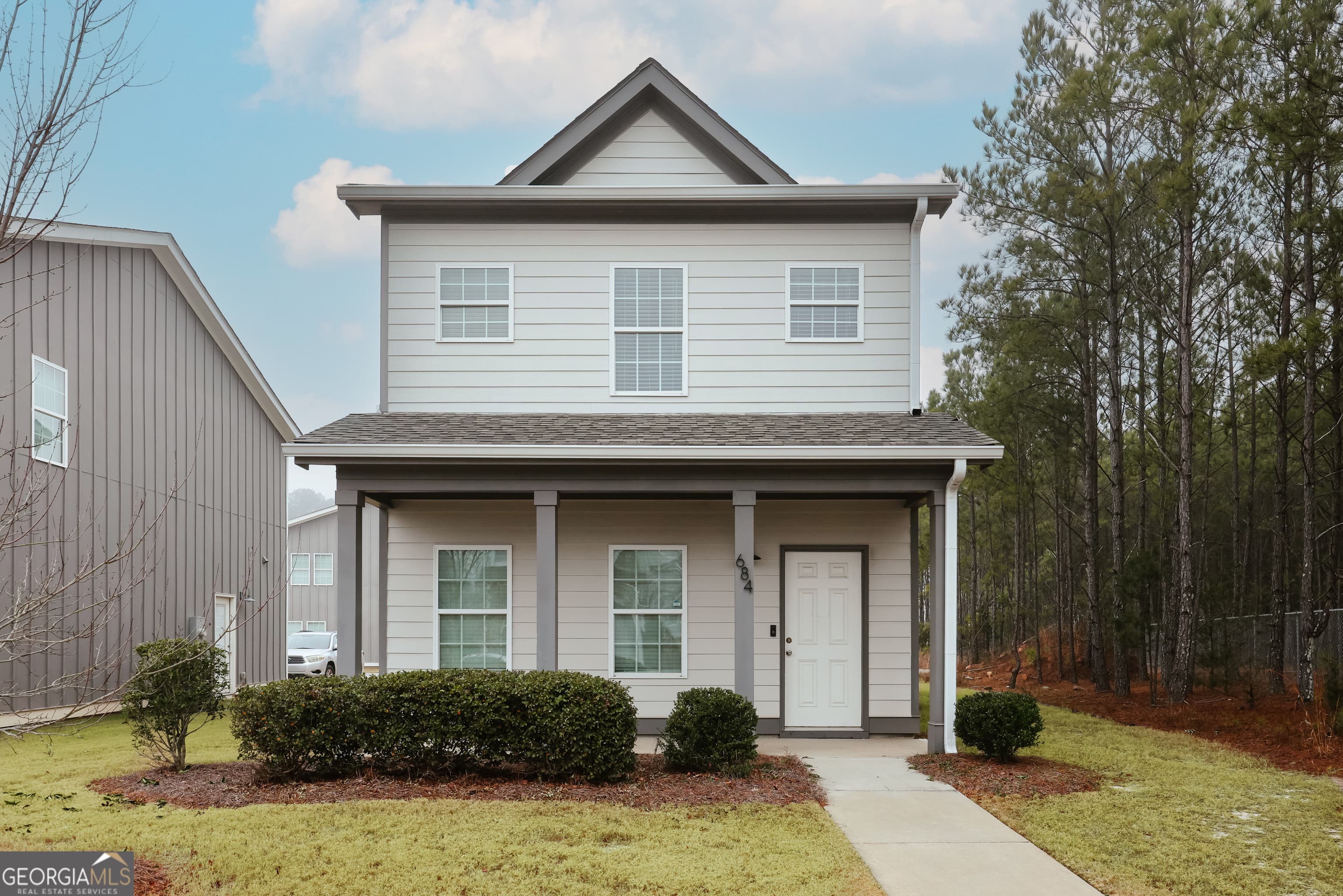 684 W Vincent Dr — photo 2