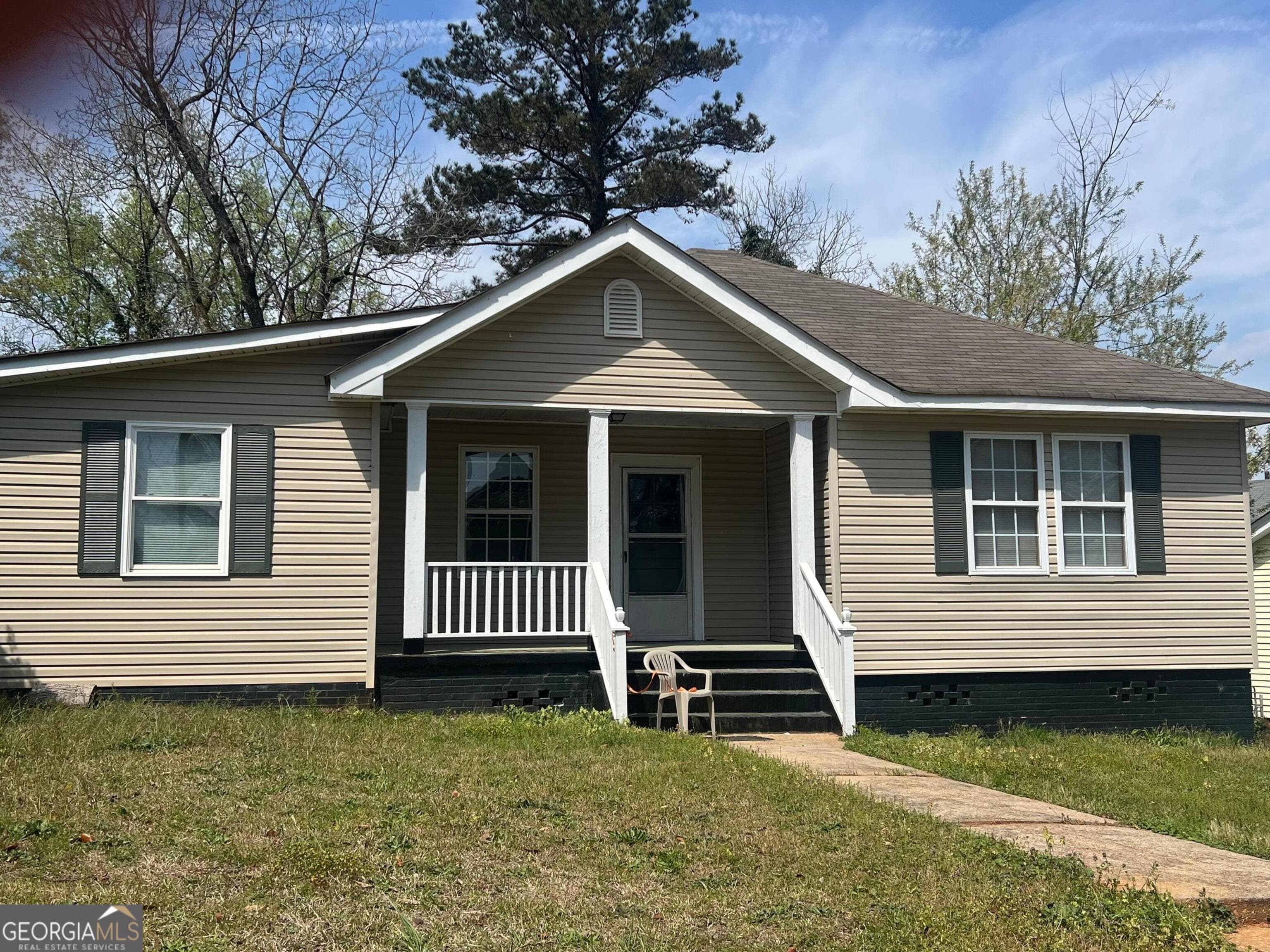 146 N Nw St — photo 2