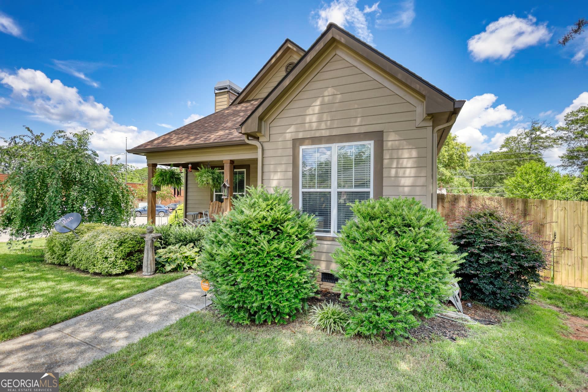 308 N Midland Ave — photo 2