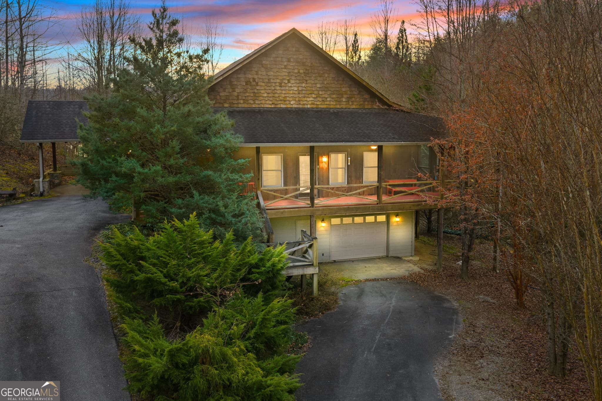 1242 Moccasin Creek Rd — photo 2