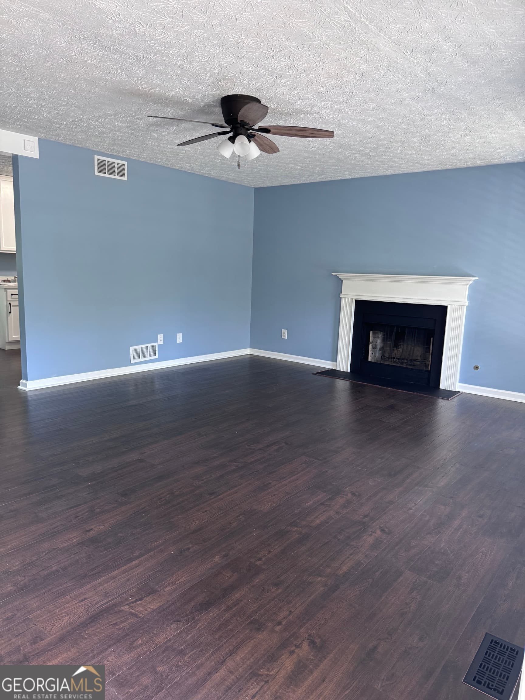 1631 Jefferson Ln — photo 2