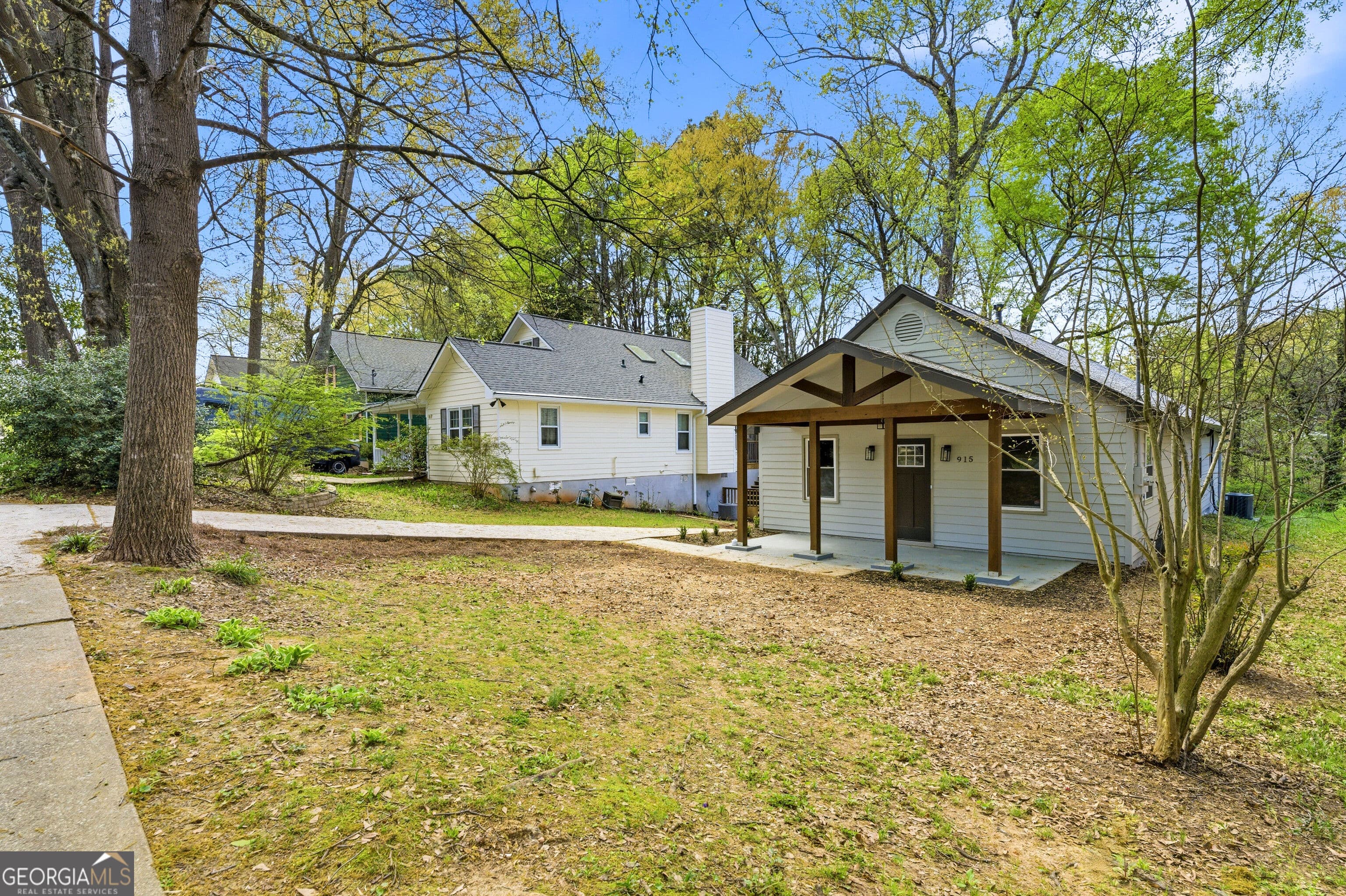 915 Walker Se Ave — photo 2