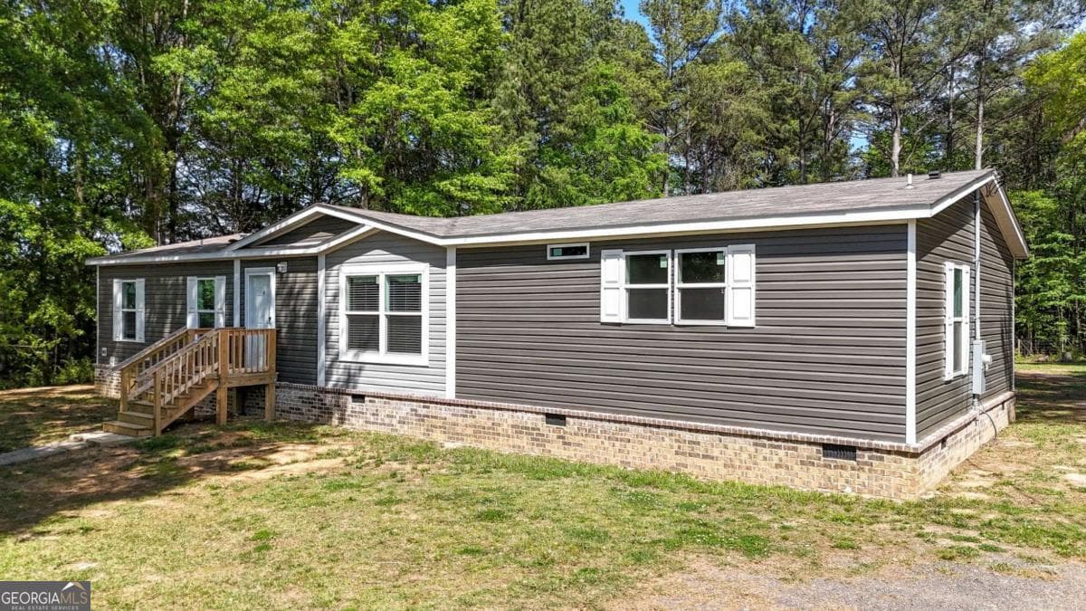 506 Newcomb St — photo 2