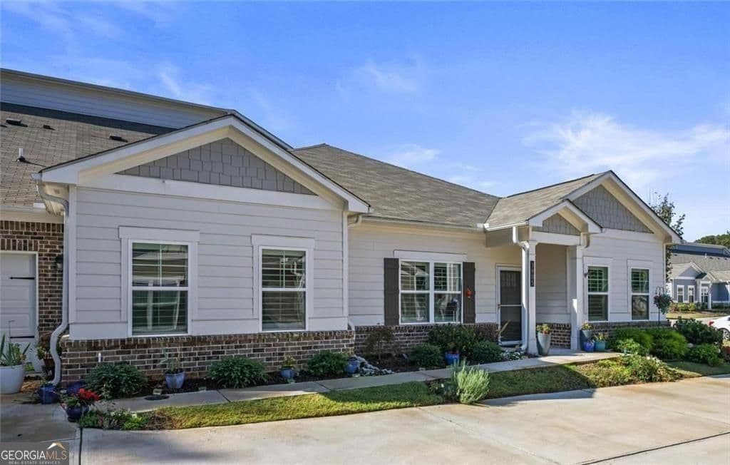 3905 Shelleydale Dr — photo 1