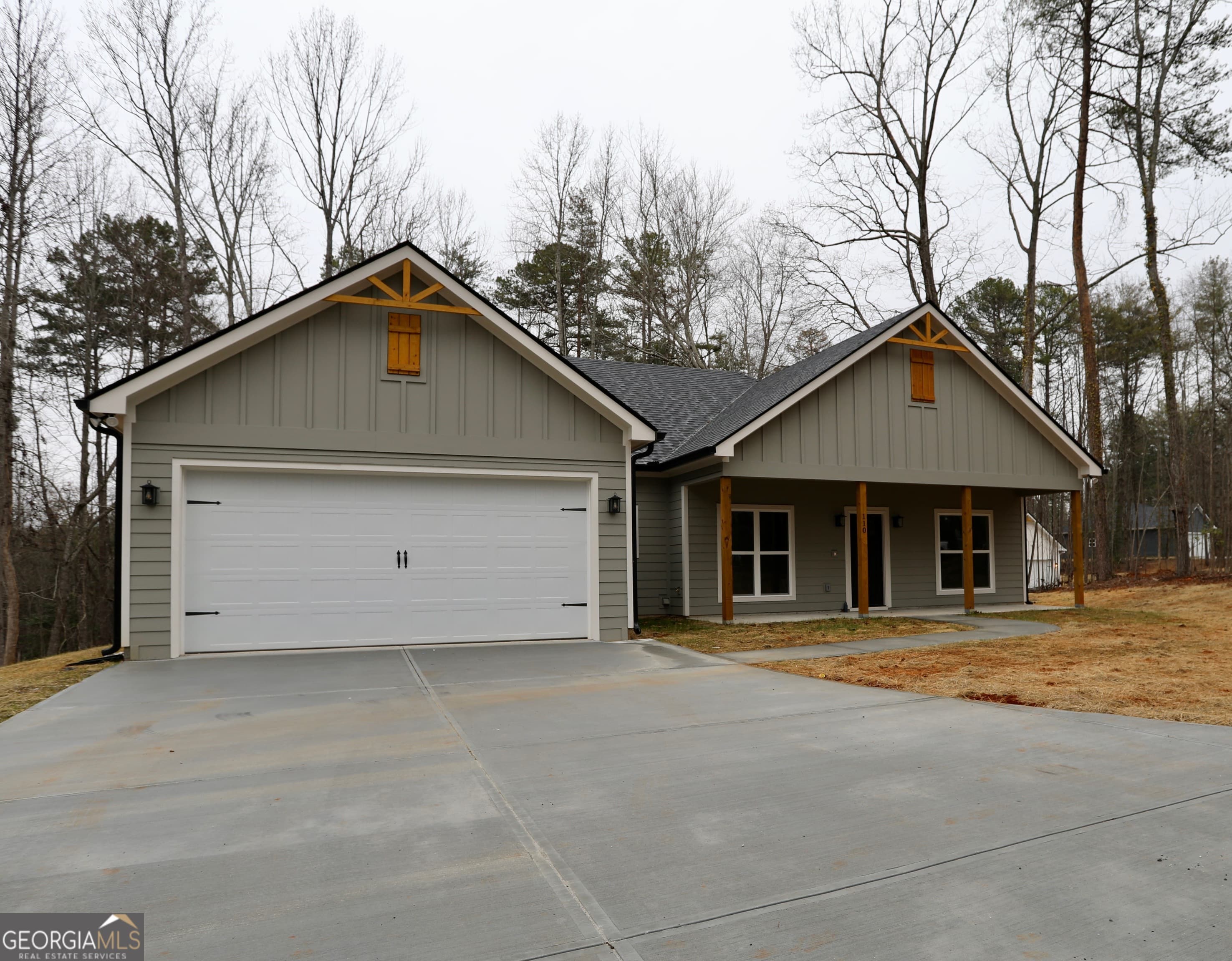 110 Kings Crossing Dr — photo 1