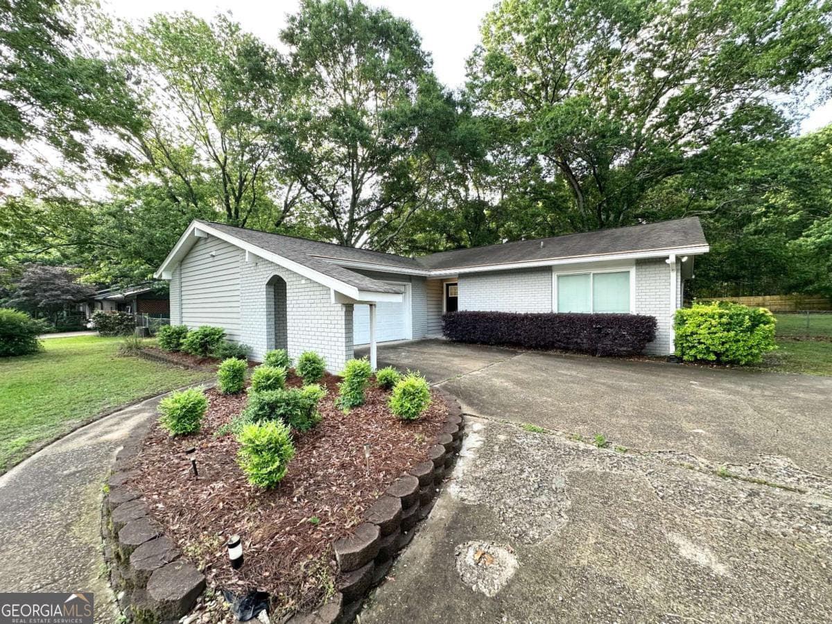 1918 Leigh Sw Dr — photo 2