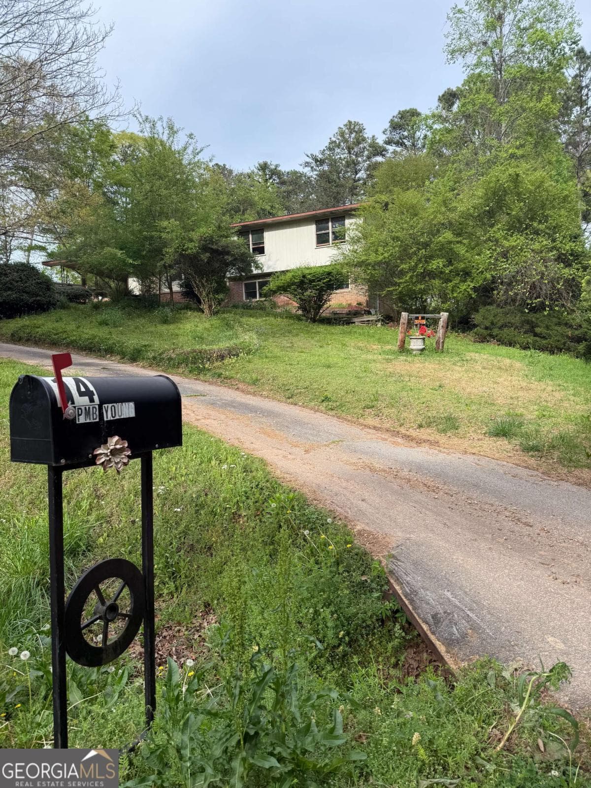 14 Pmb Young Se Rd — photo 1