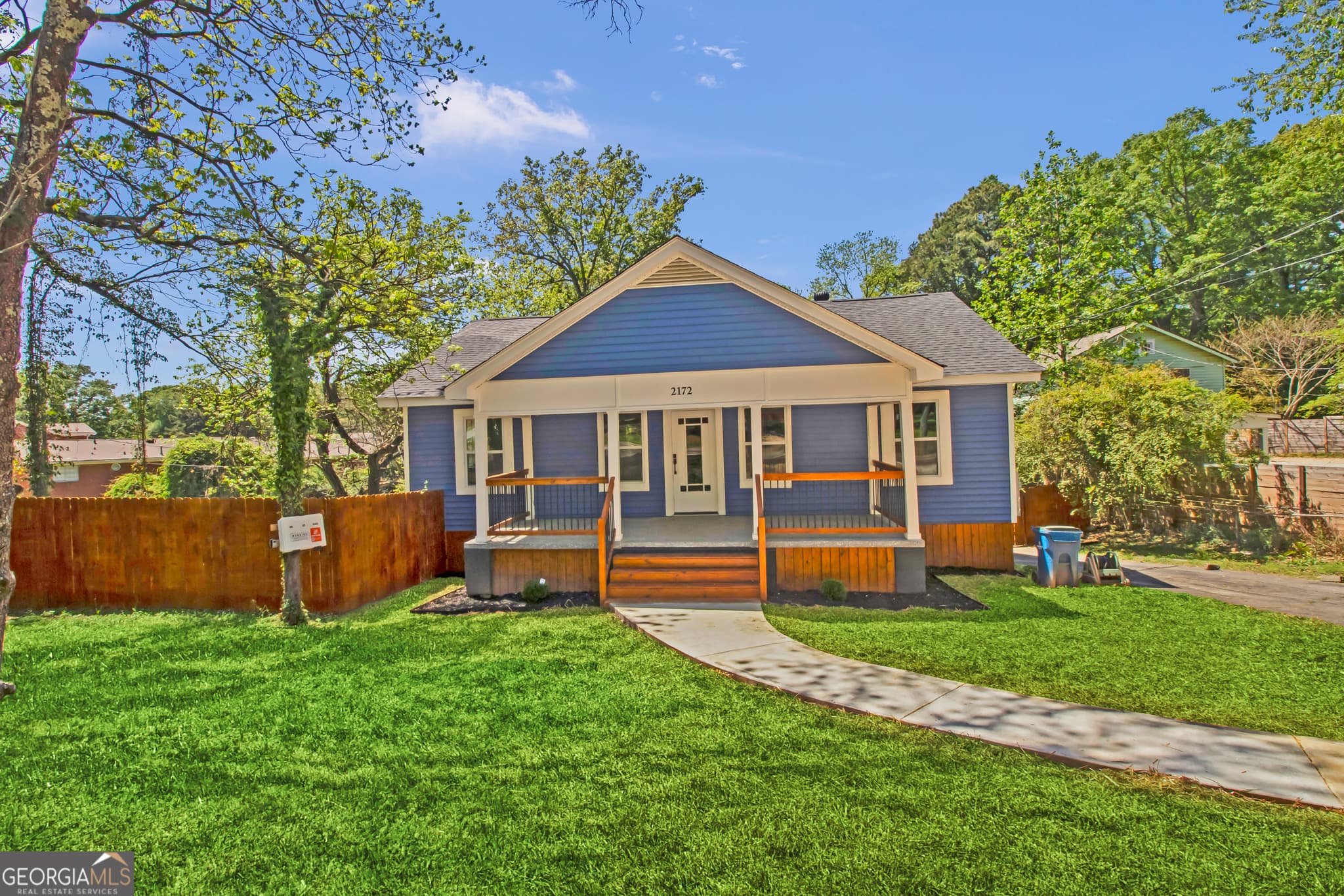 2172 Ben Hill Rd — photo 2