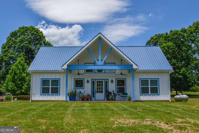 132 Fairview Meadows Dr — photo 1