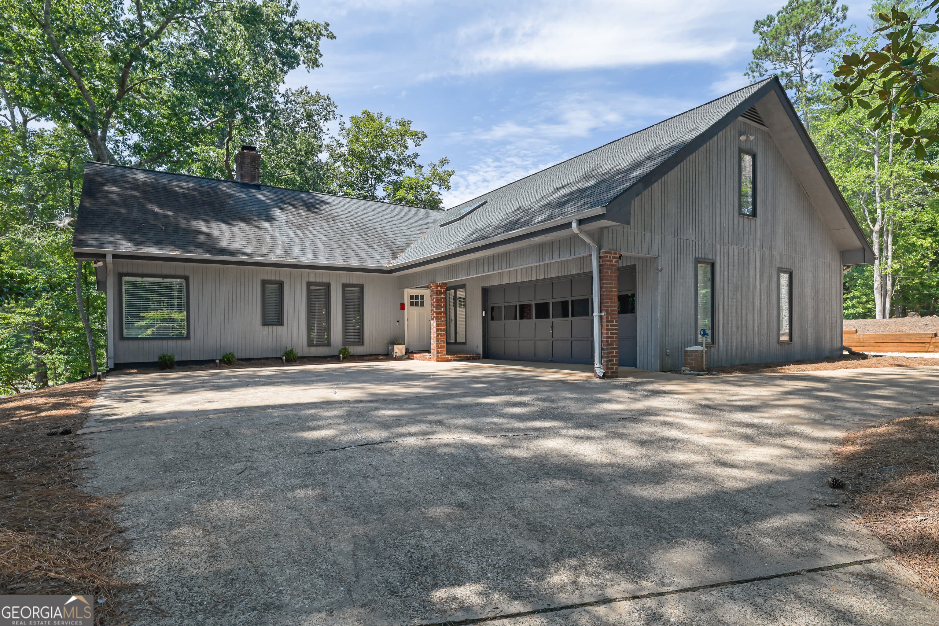 134 Broadwater Ct — photo 1