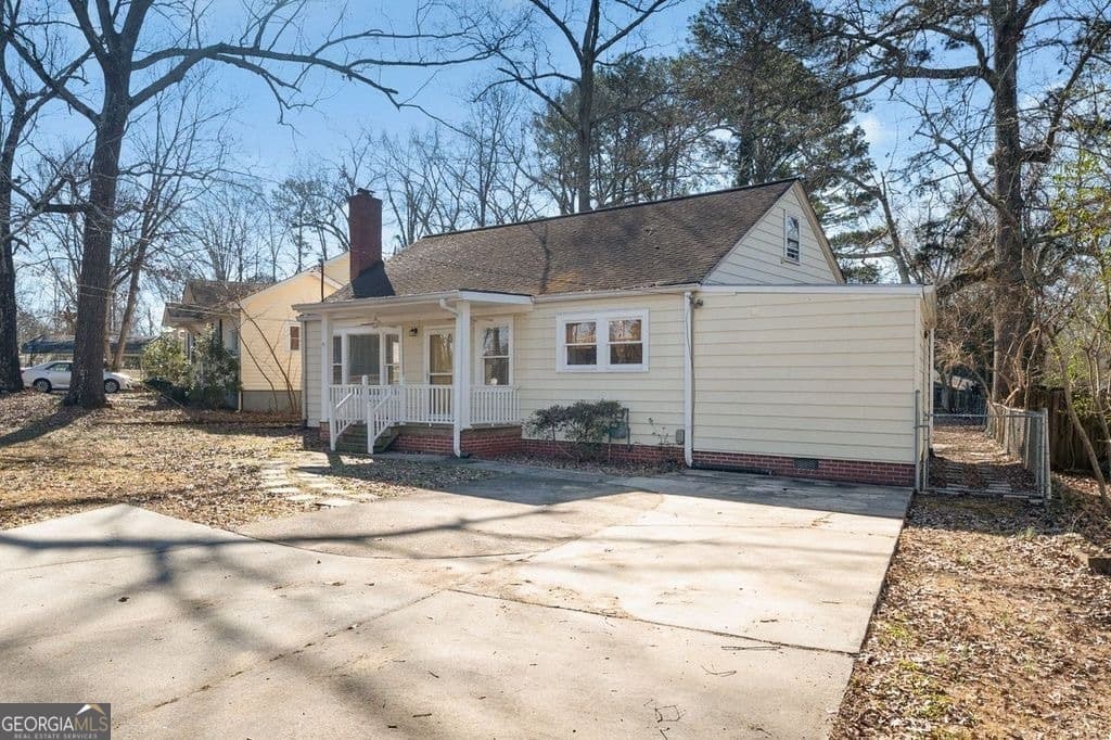 611 Briarwood Nw Circle — photo 2