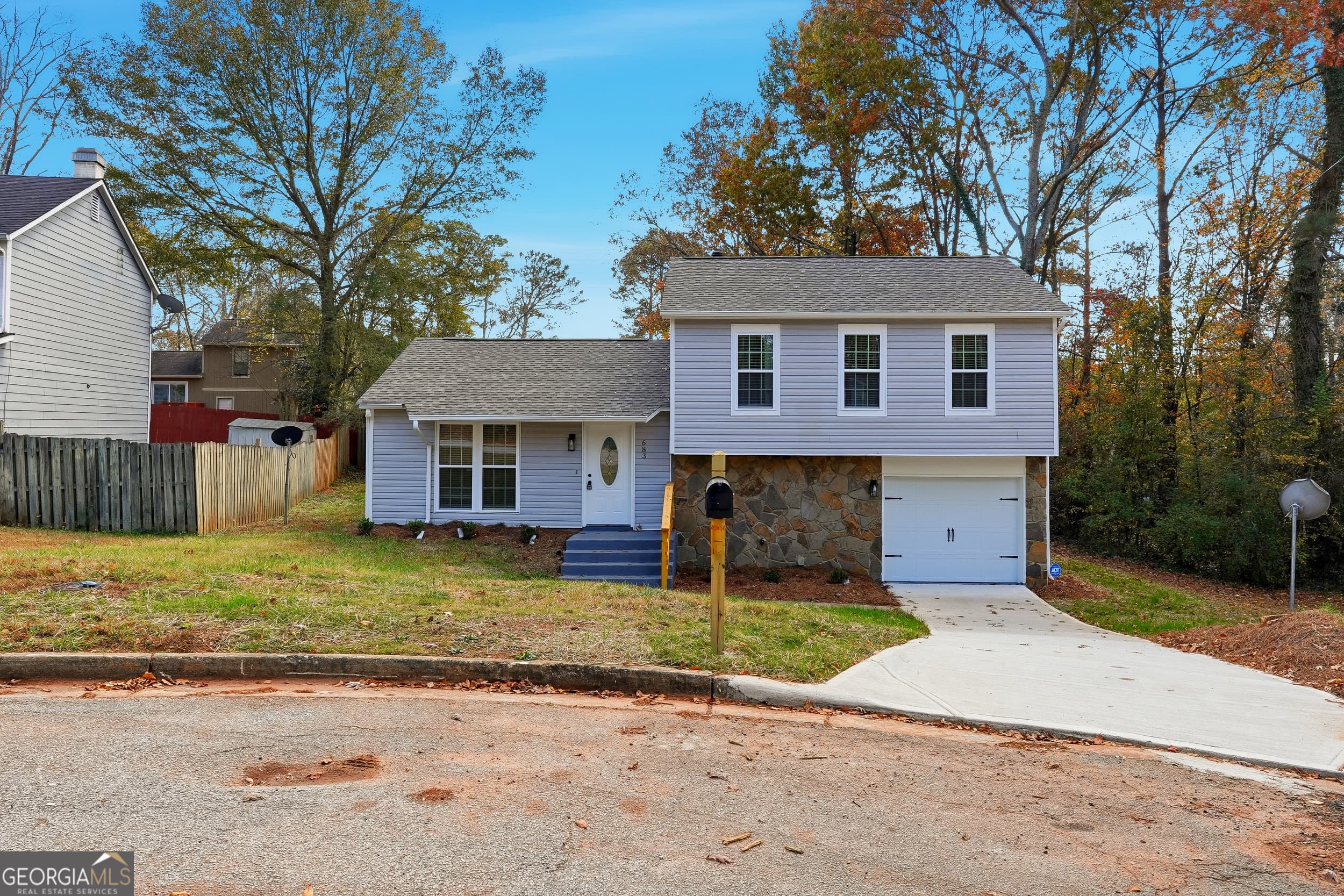 683 Wood Path Ct — photo 2