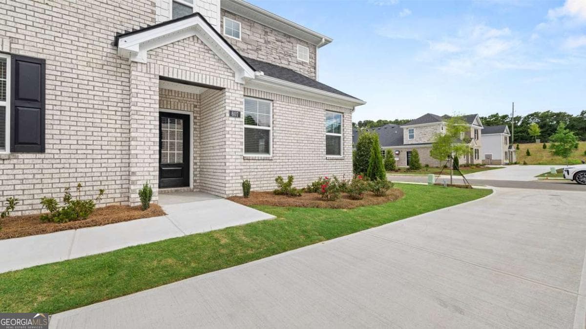 520 Silver Moon Dr — photo 2